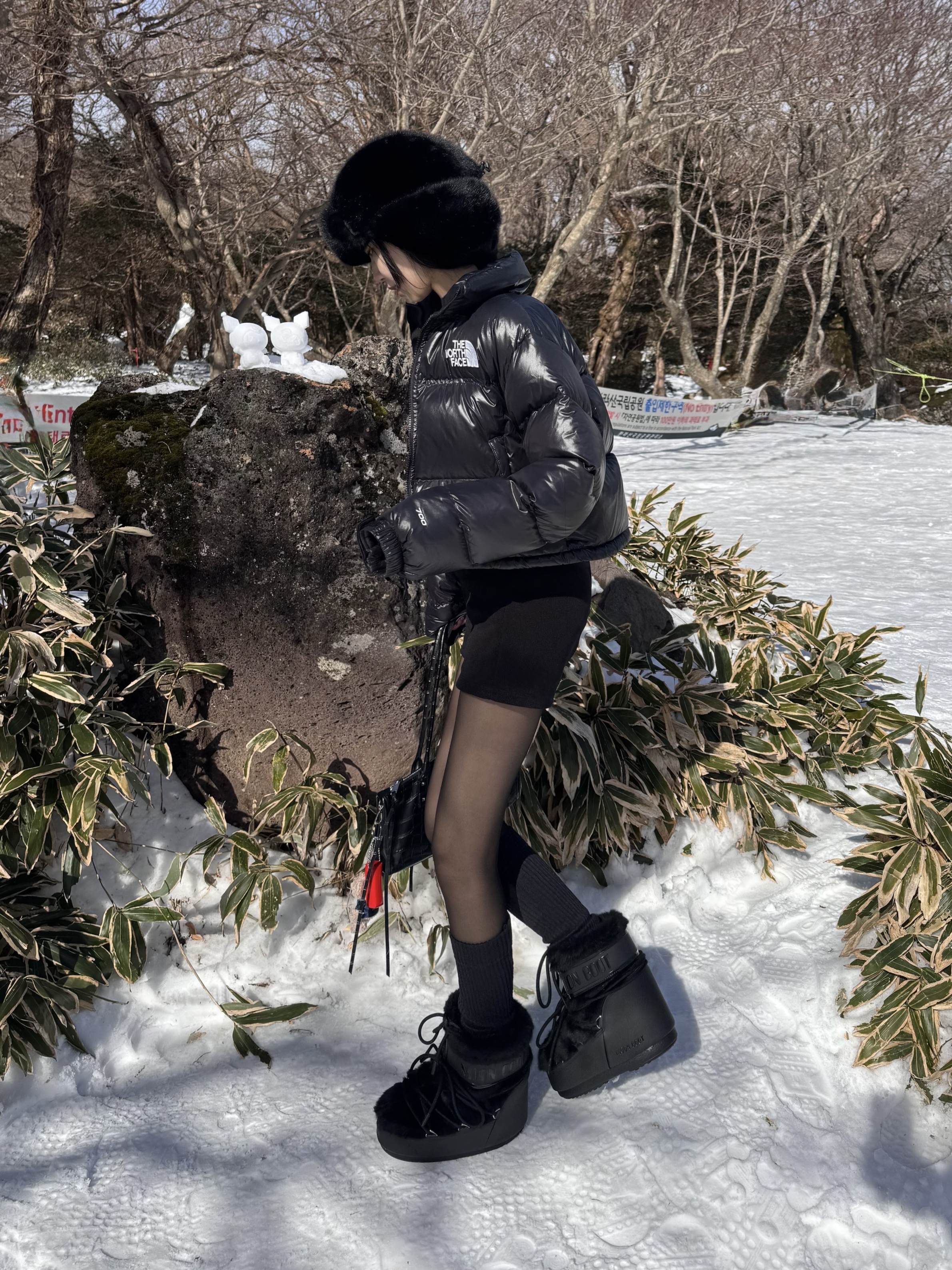 Palace Trooper Black Tip - 23FW, (W) The North Face Nuptse Short Jacket TNF Black 착용 스타일