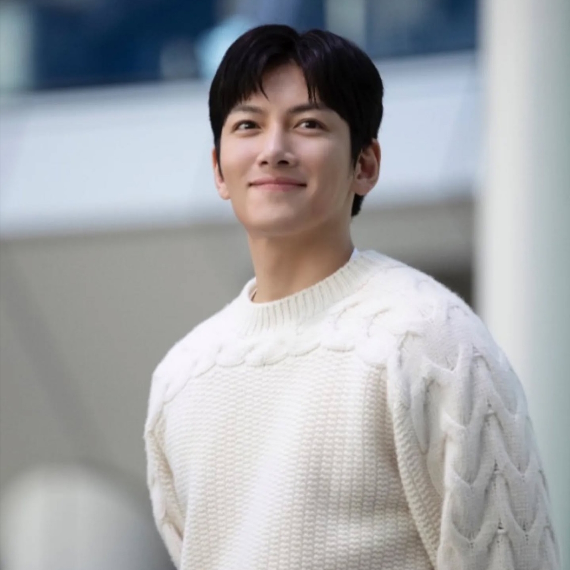 BY RANG Cable Wool Cashmere Sweater Ivory 착용 스타일 - 2