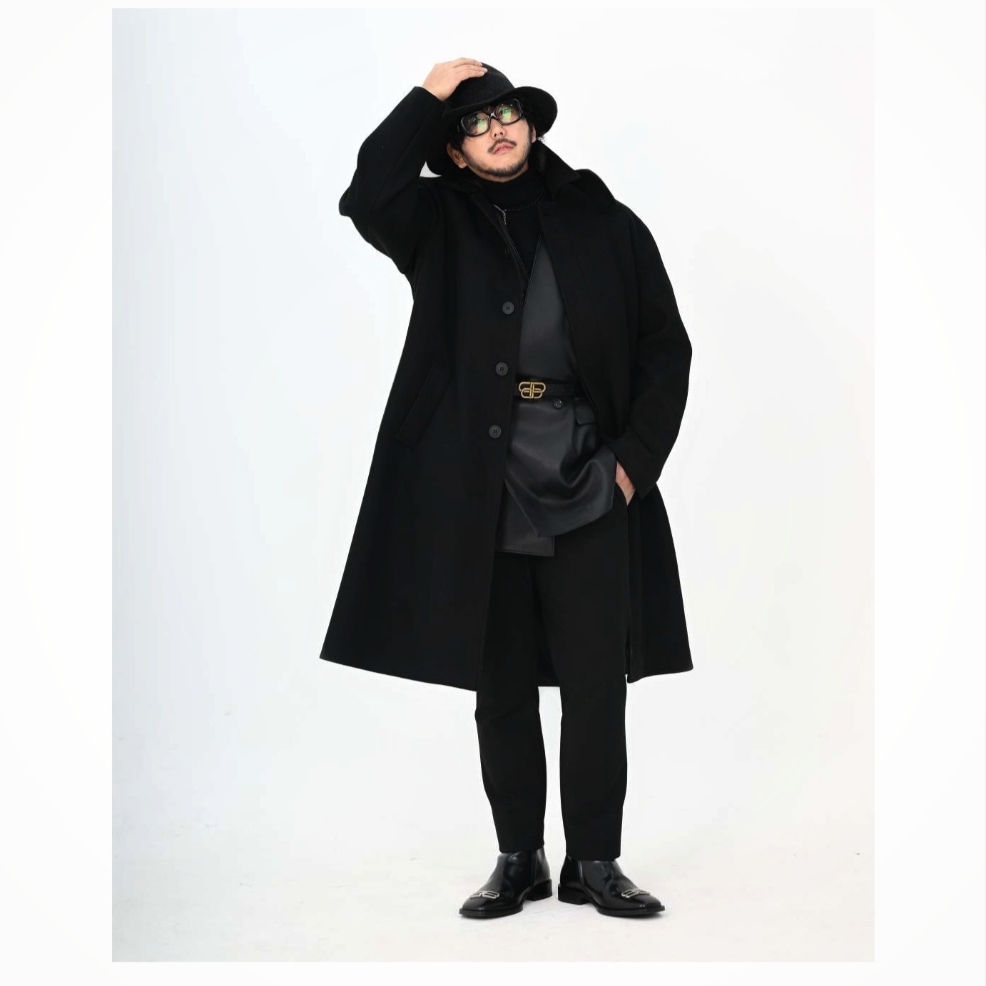 Balenciaga Rim BB Icon Leather Ankle Boots Black, Balenciaga BB Large Belt Black 착용 스타일 - 1