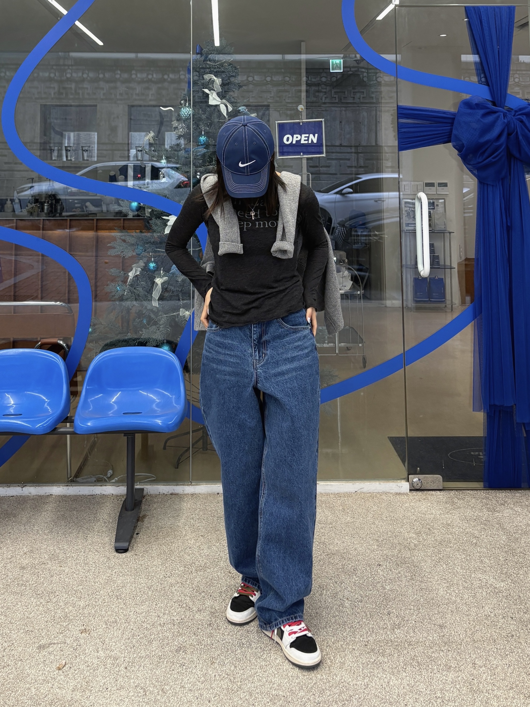 (W) Jordan 1 x Travis Scott Retro Low OG SP Medium Olive, Play Comme des Garcons Black Heart Knit Cardigan Grey ์ฐฉ์ฉ ์คํ์ผ - 2