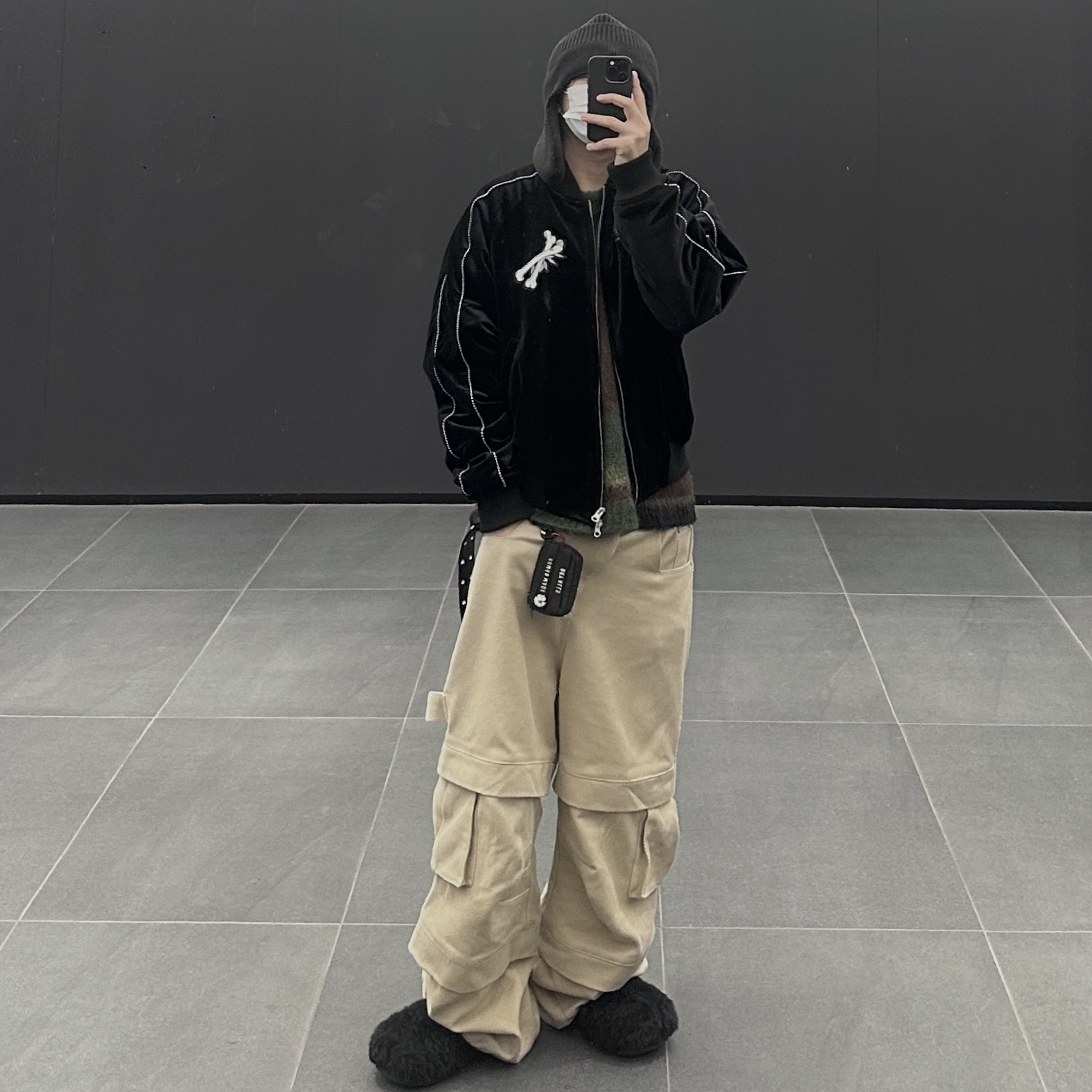 Human Made Military Card Case Black, Supreme x Comme des Garcons Junya Watanabe Man Brushed Camo Sweater Olive - 21FW 착용 스타일 - 1