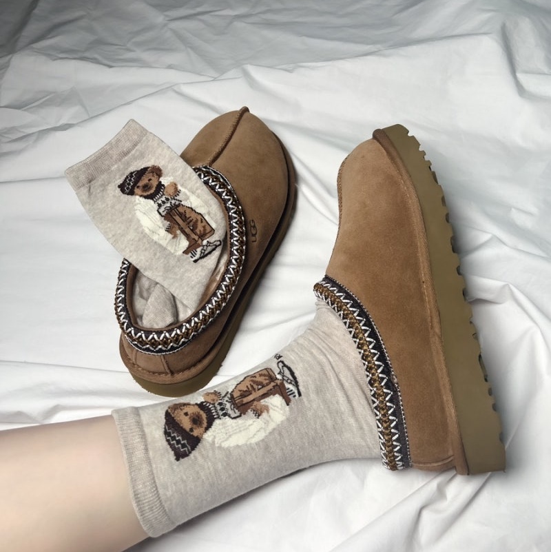 (W) UGG Tasman Slipper Chestnut 착용 스타일