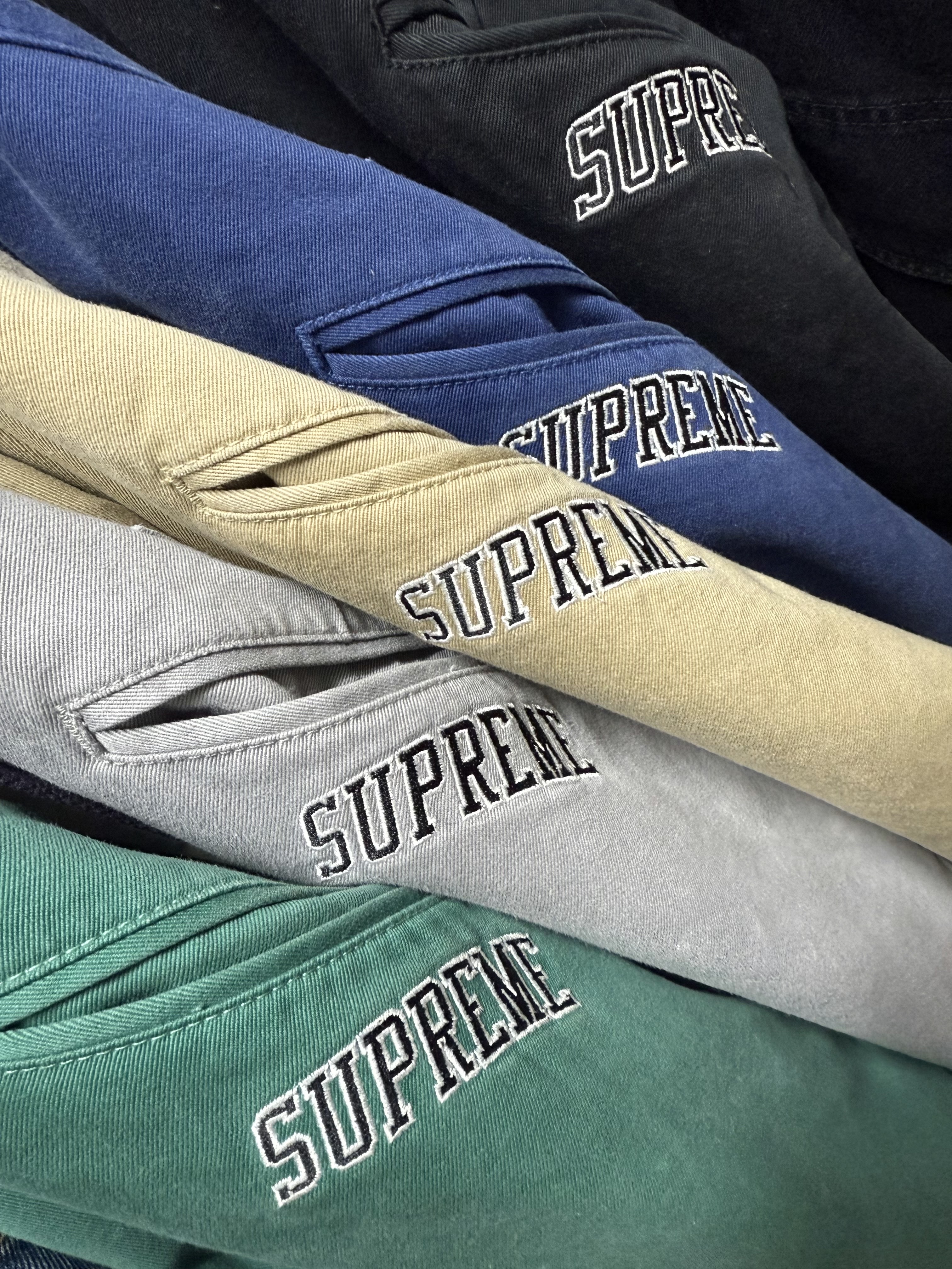 Supreme Chino Pant Dark Mint - 24FW, Supreme Chino Pant Tan - 24FW 착용 스타일