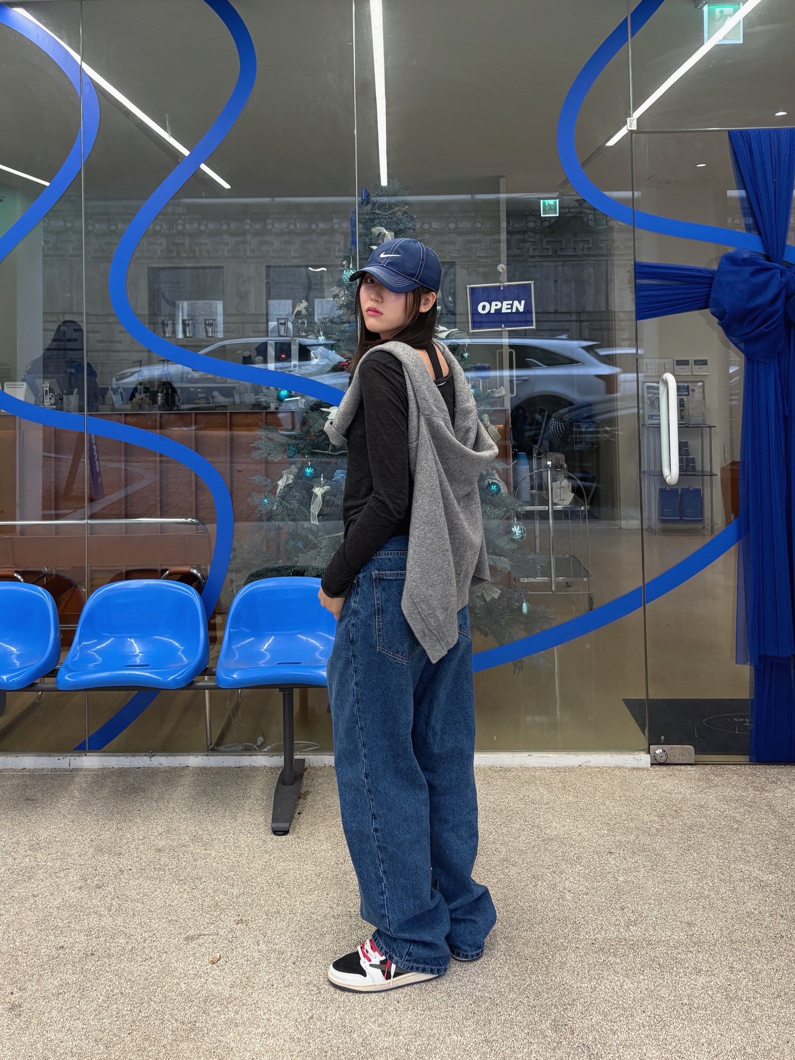 (W) Jordan 1 x Travis Scott Retro Low OG SP Medium Olive, Play Comme des Garcons Black Heart Knit Cardigan Grey ์ฐฉ์ฉ ์คํ์ผ - 1