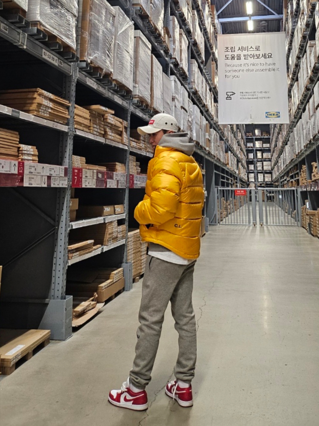 Nike x Drake Nocta Puffer Jacket University Gold - US/EU, Supreme Military Camp Cap Stone - 22SS 착용 스타일 - 1