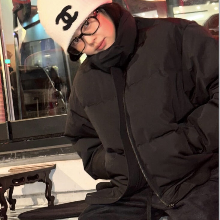 (W) Chanel Beanie Cashmere Silk & Ivory, Chanel Beanie Cashmere & Black White 착용 스타일 - 8