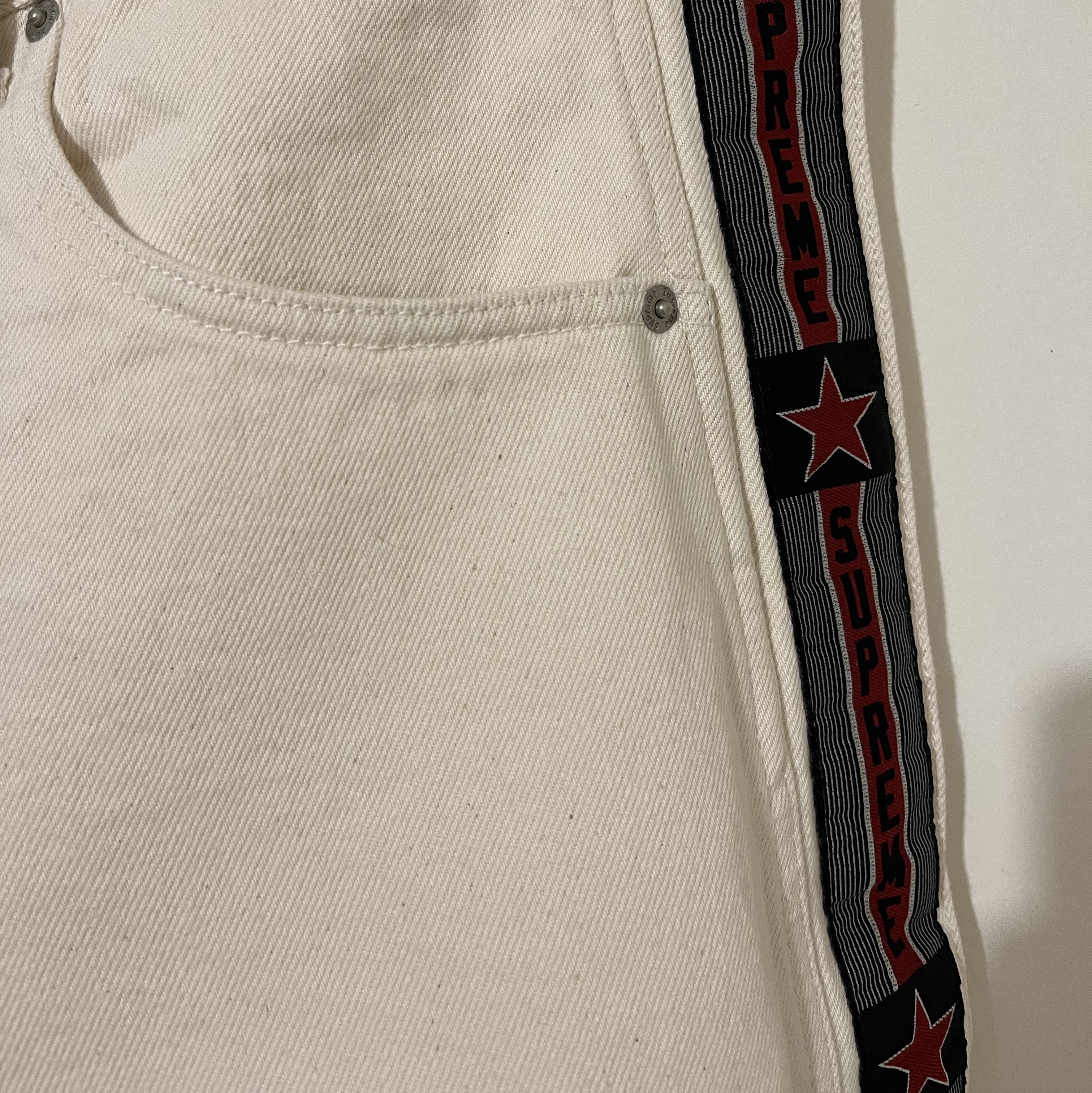Supreme Snap Off Baggy Jean Natural - 23FW 착용 스타일