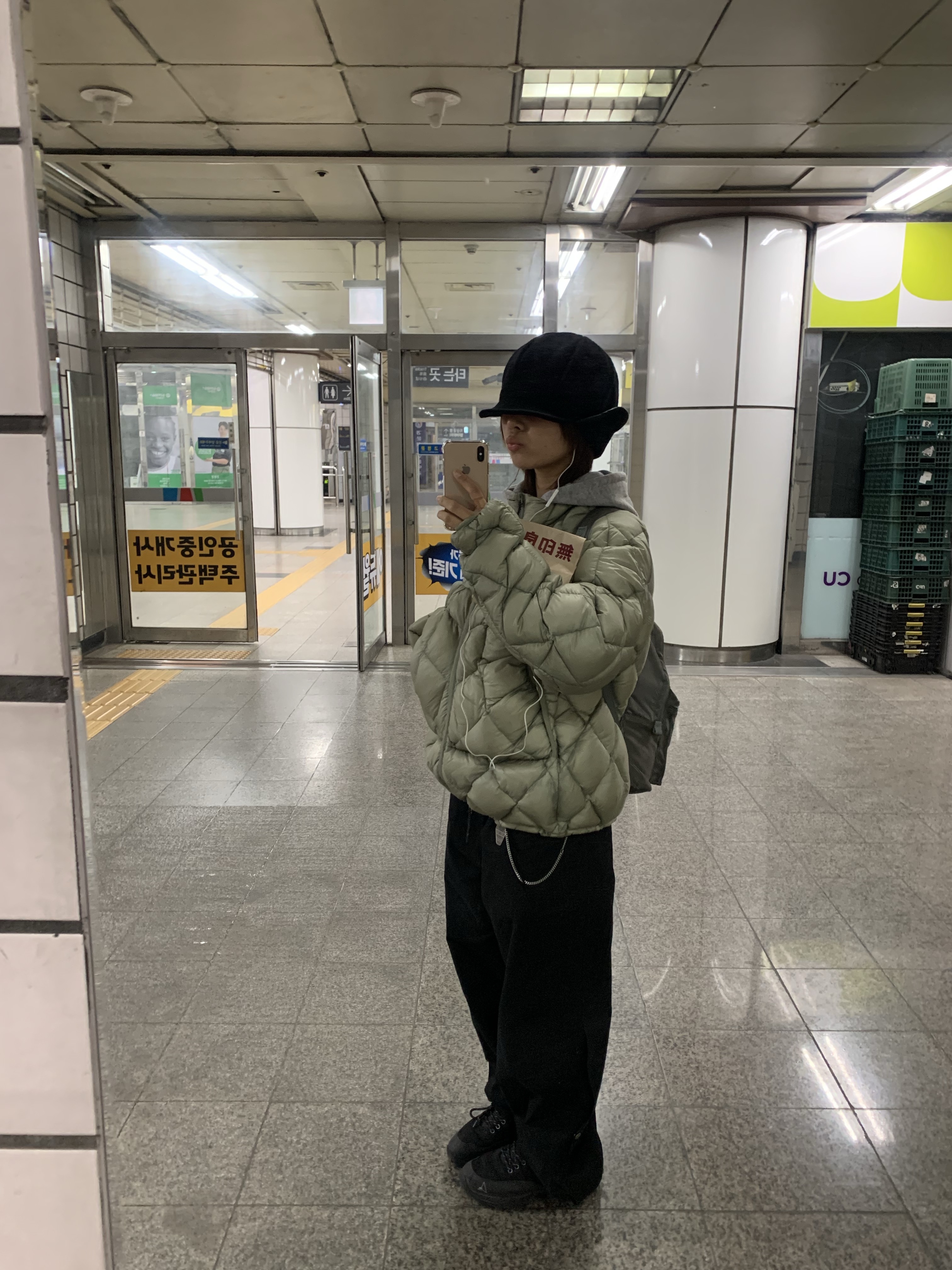 Roa Hiking Light Down Jacket Grey, Roa Hiking Neal Black 착용 스타일