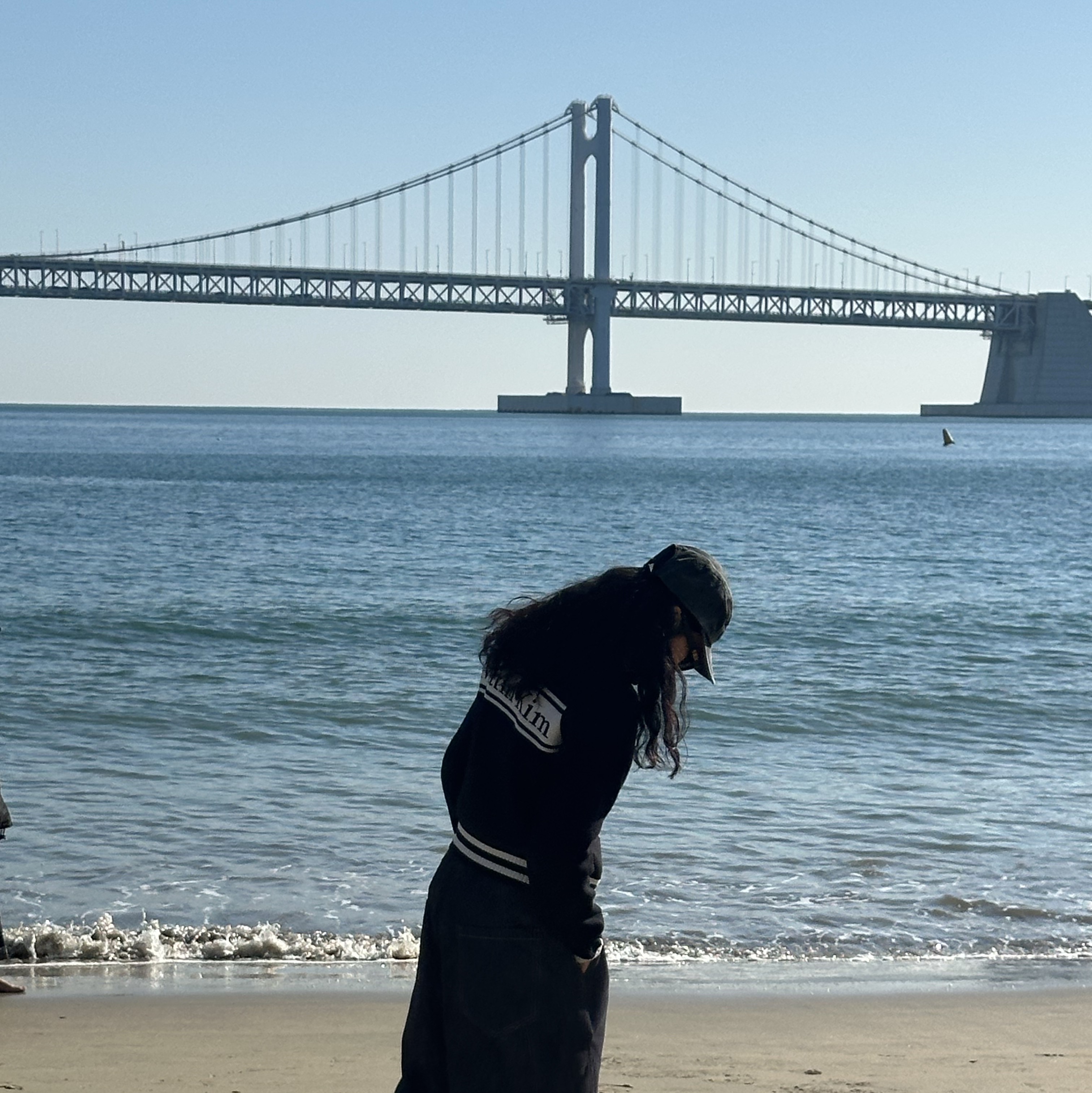 Matin Kim Spell Point Stripe Knit Cardigan Black, Supreme Coated Denim Camp Cap Black - 24SS 착용 스타일 - 3