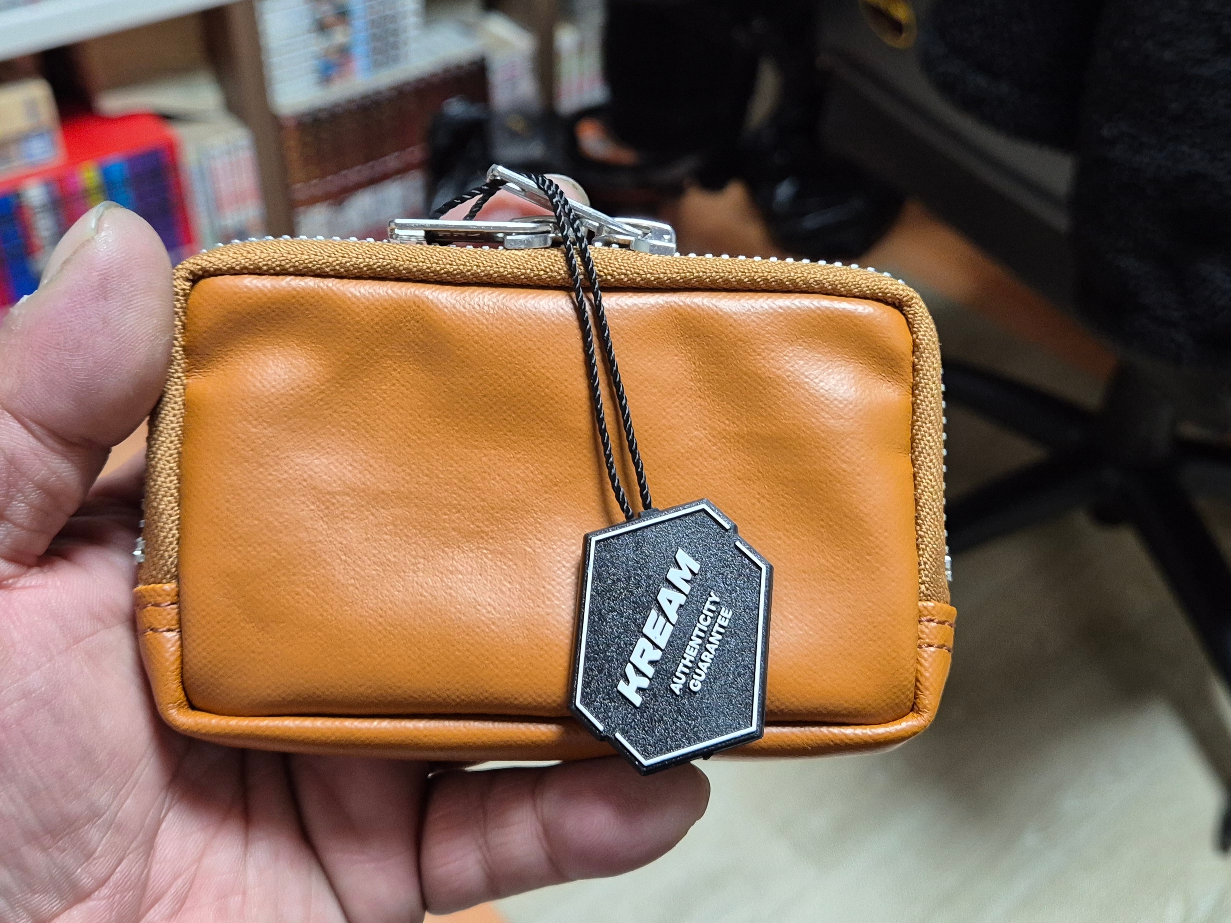 Porter Freestyle Multi Coin Case Camel 착용 스타일 - 4