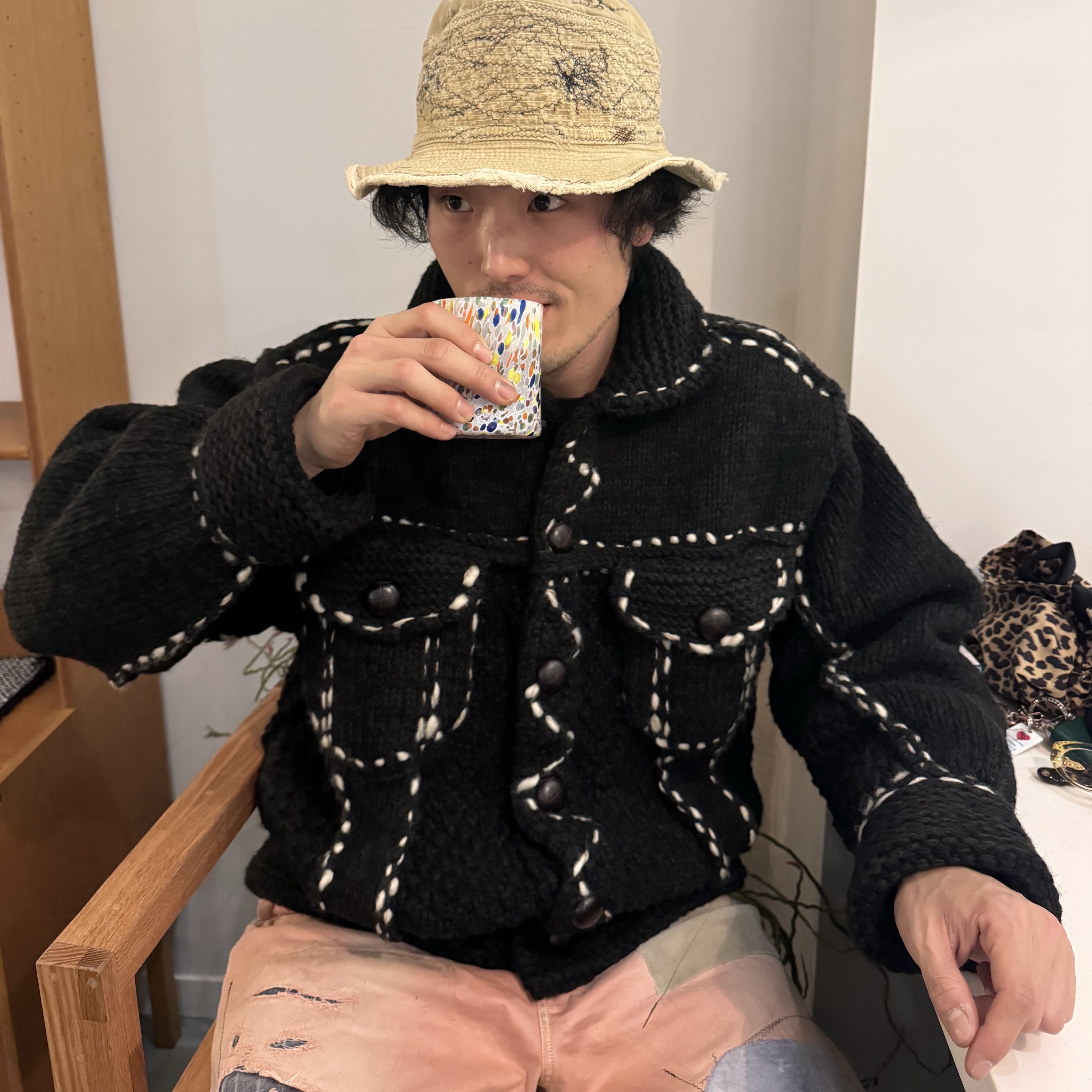 Kapital Wool Hand Knit Cowichan G Jean Black, Kapital 12 oz. Magpie Denim W Knee Easy Baggy Pants Dark Indigo 착용 스타일 - 4