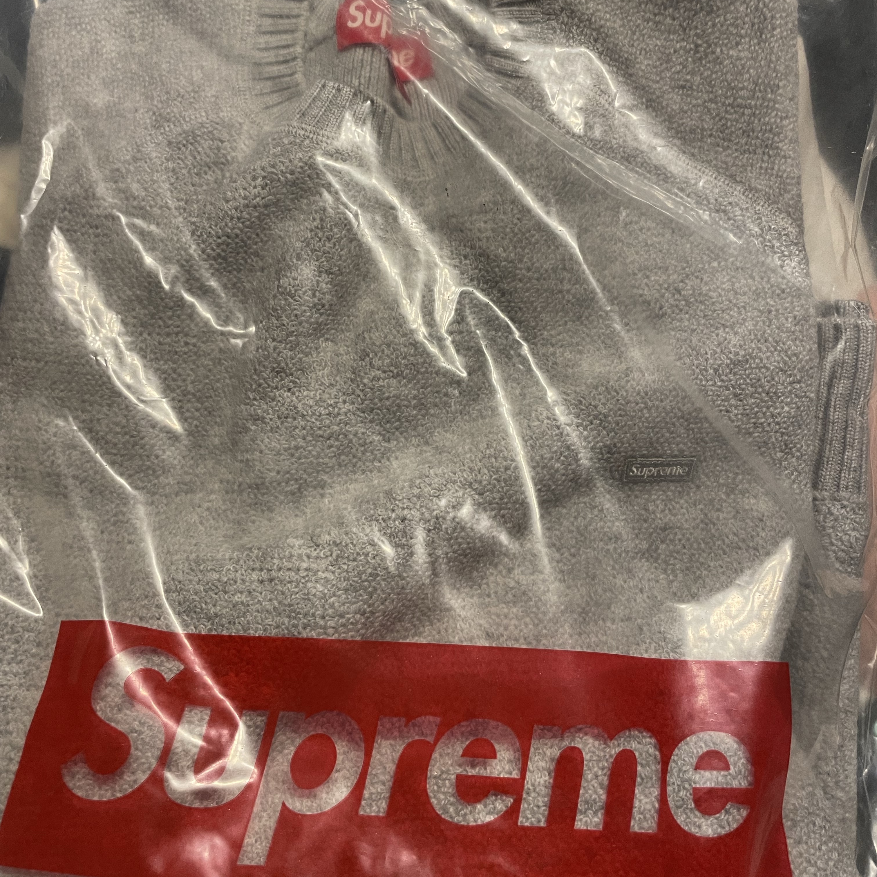 Supreme Terry Small Box Sweater Heather Grey - 24FW 착용 스타일