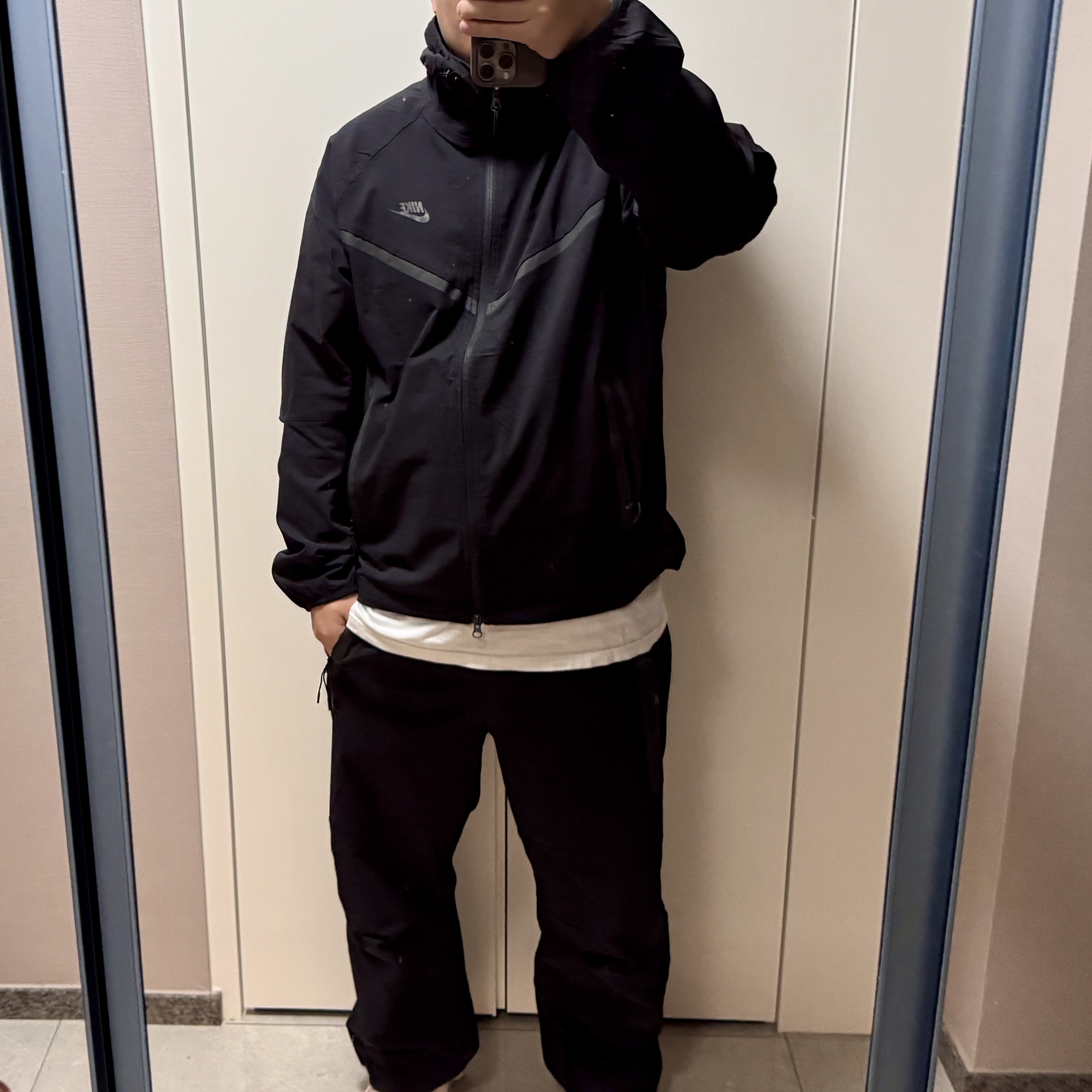Nike Tech Windrunner Woven Full-Zip Jacket Black - Asia, Nike Tech Woven Open Hem Pants Black - Asia 착용 스타일