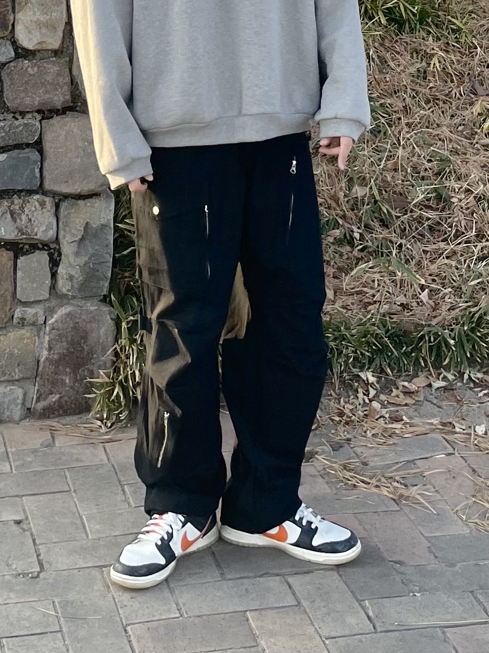 Essentials Fleece State Hoodie Dark Heather - 24FW, Nike Dunk Low Retro PRM Halloween 착용 스타일 - 5