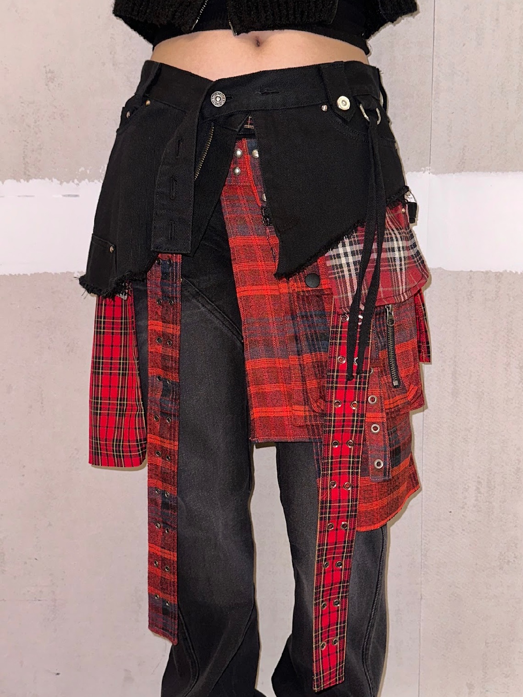Vacant Archive Bajess Layered Skirt Belt Check Red Charcoal, Vacant Archive Bajess Layered Skirt Belt Check Red 착용 스타일