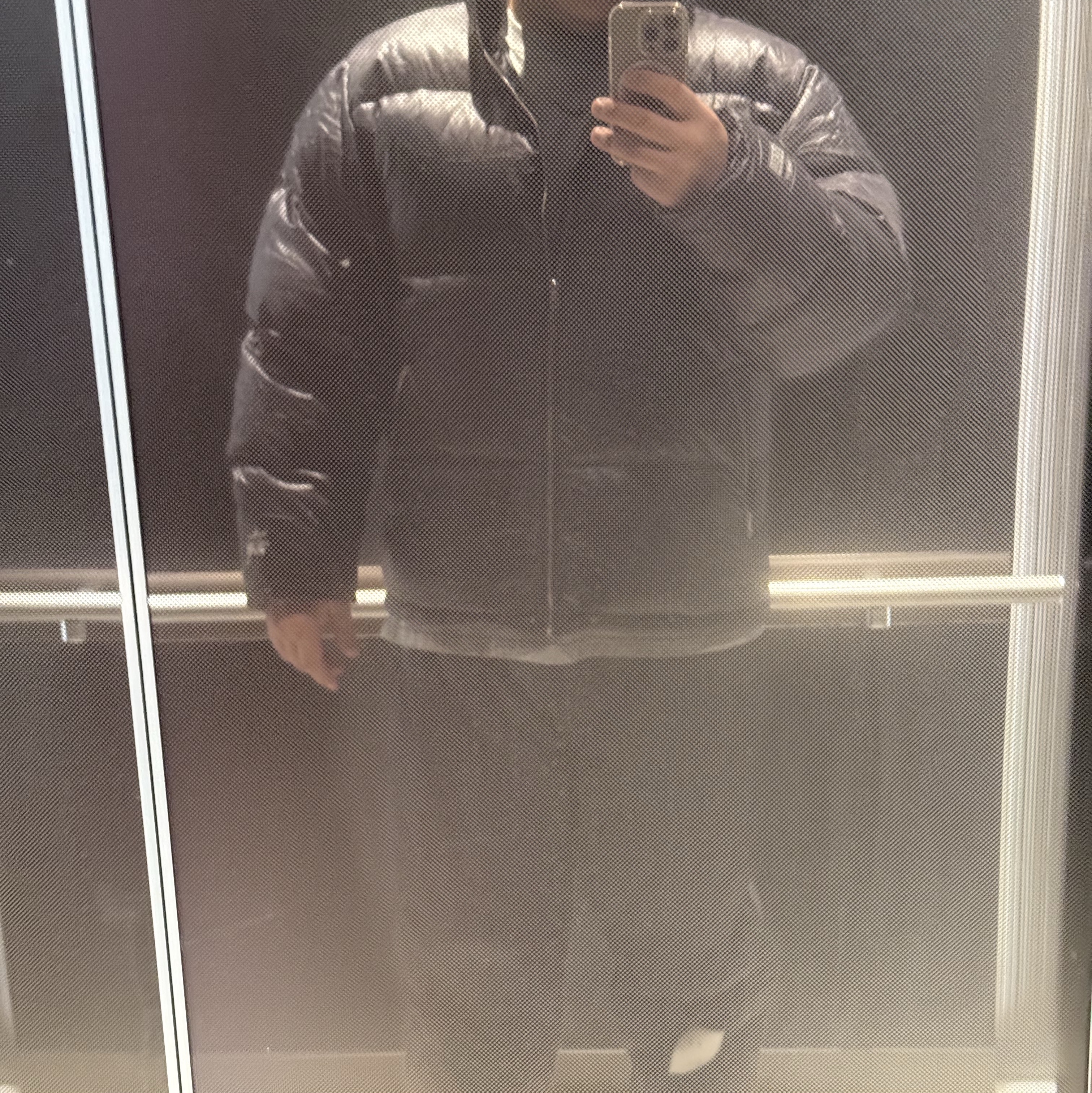 Stussy Wrinkled Nylon Down Puffer Black 착용 스타일