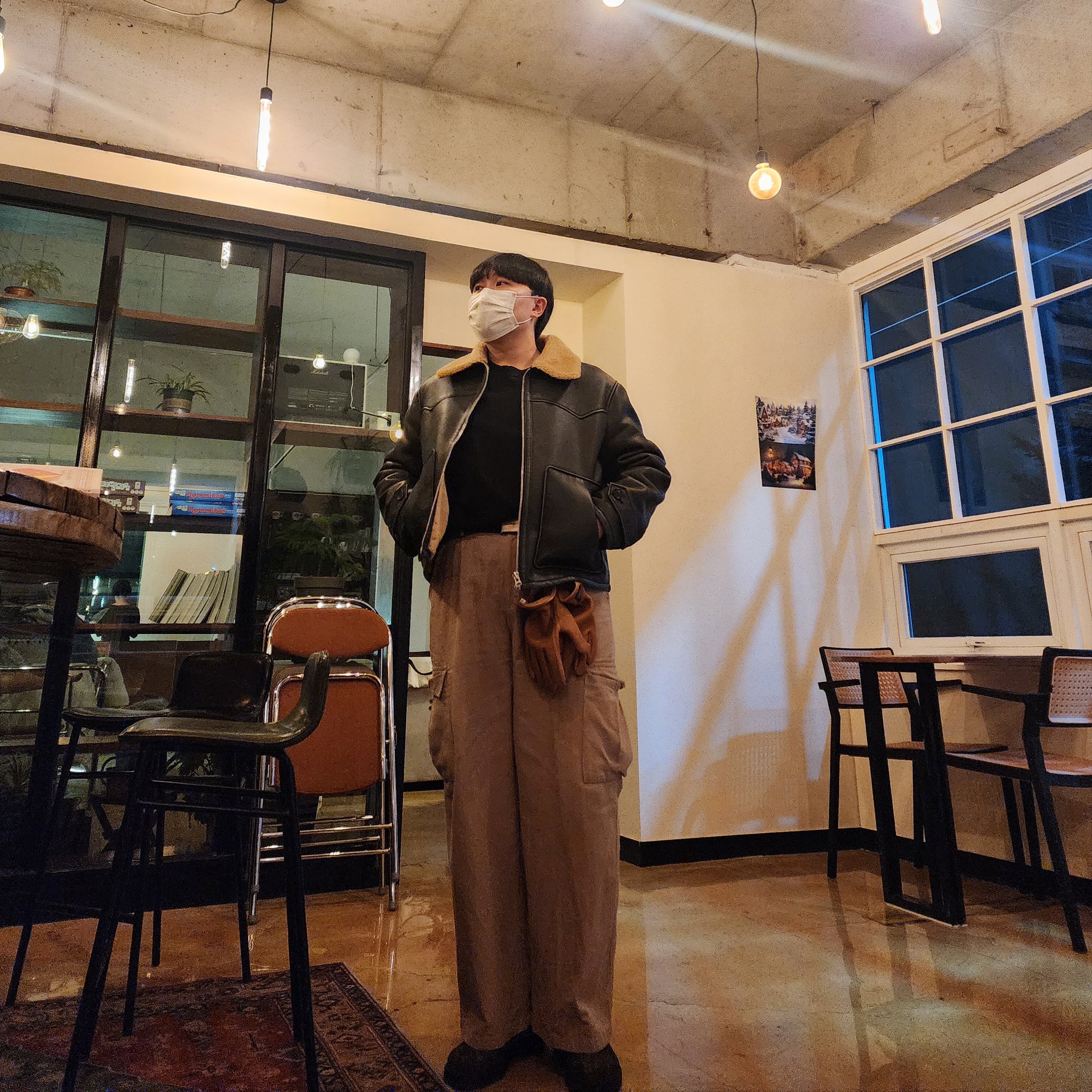 BLUNDSTONE Classics 585 Chelsea Boots Rustic Brown, Carhartt WIP Clip Belt Chrome Black 착용 스타일 - 4