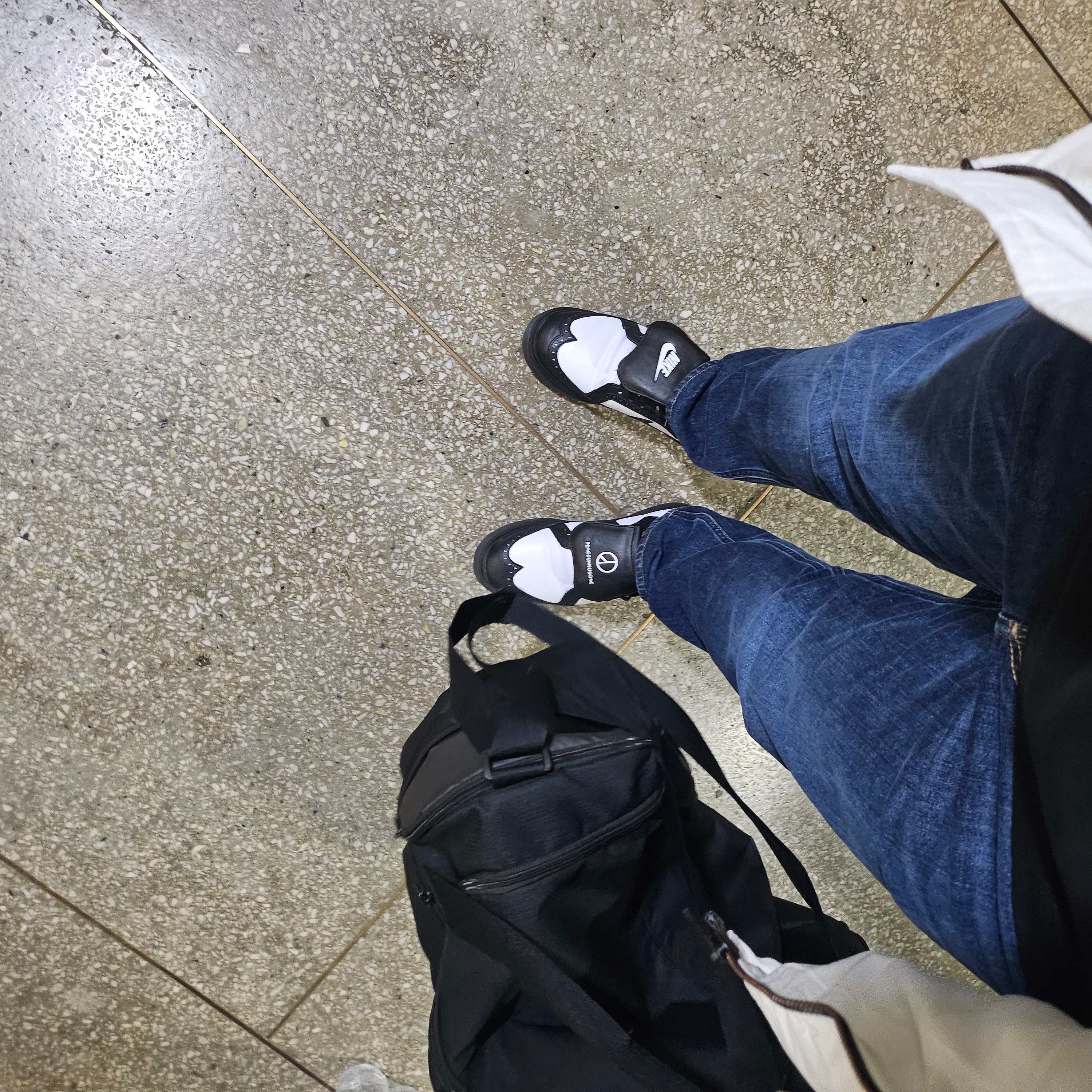 Nike x Peaceminusone Kwondo1 Black and White 착용 스타일
