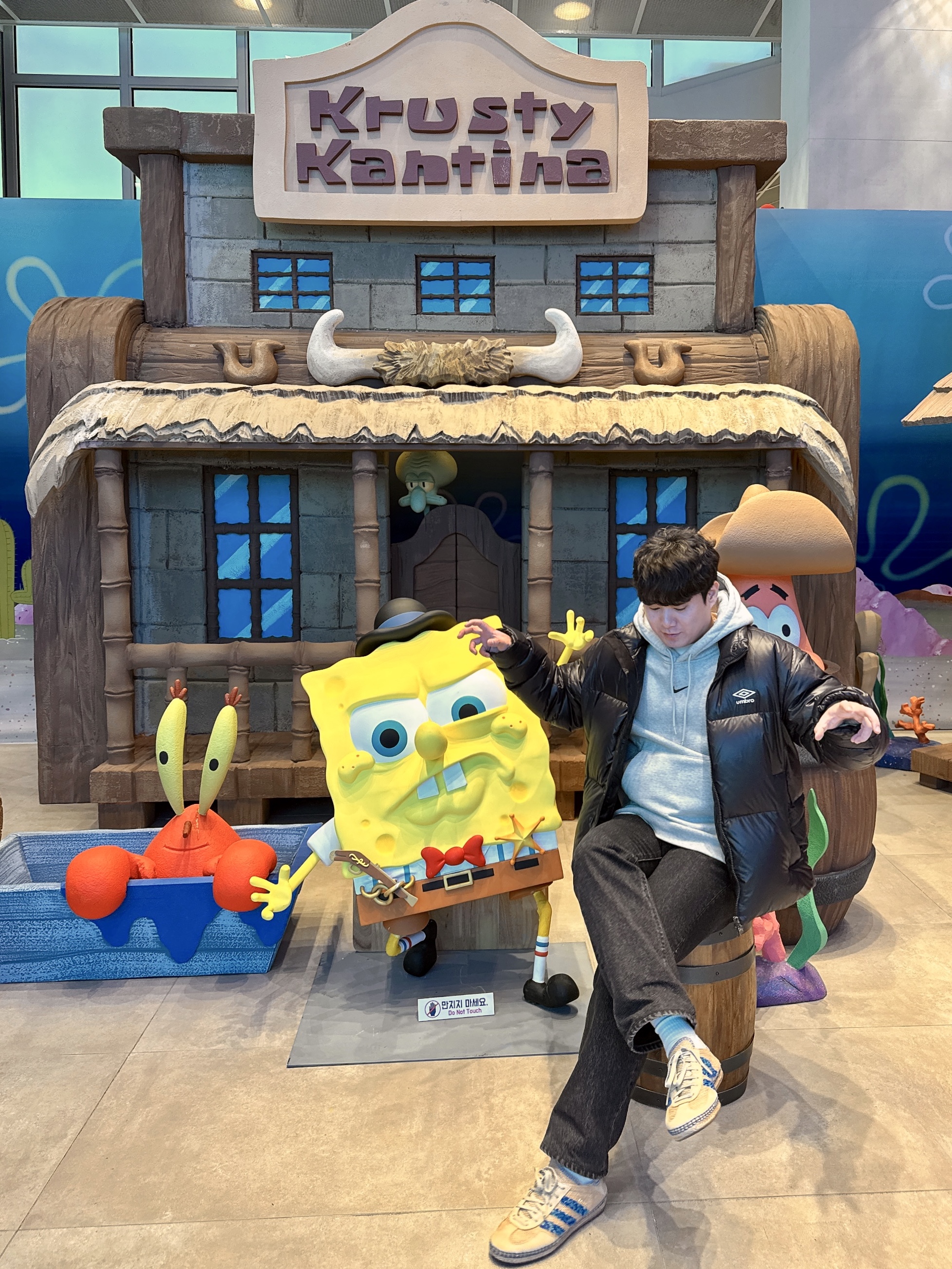 Adidas x Clot Gazelle Linen Khaki Light Blue, Nike x Drake Nocta Cardinal Stock Essential Hoodie Grey - Asia 착용 스타일 - 1