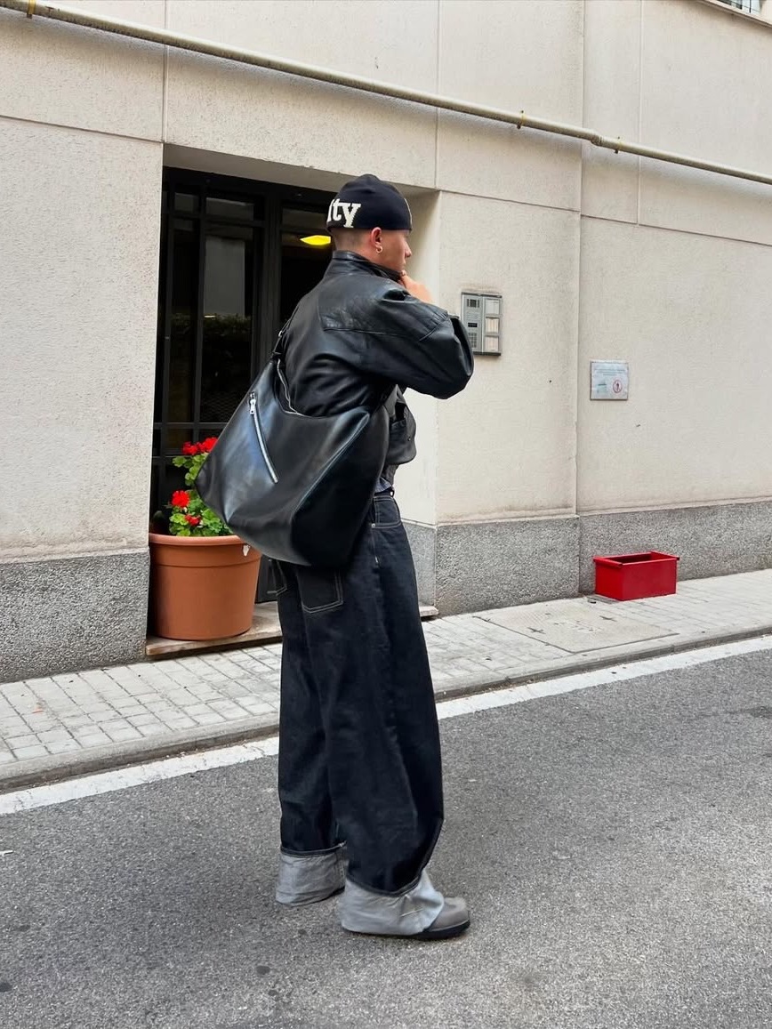 Human Made Mail Bag Olive Drab, Stussy Canvas Side Pouch Highlander 착용 스타일 - 4