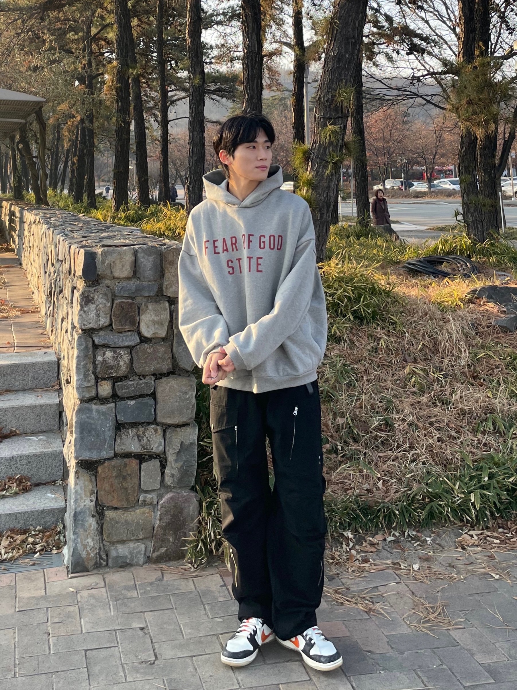 Essentials Fleece State Hoodie Dark Heather - 24FW, Nike Dunk Low Retro PRM Halloween 착용 스타일 - 4