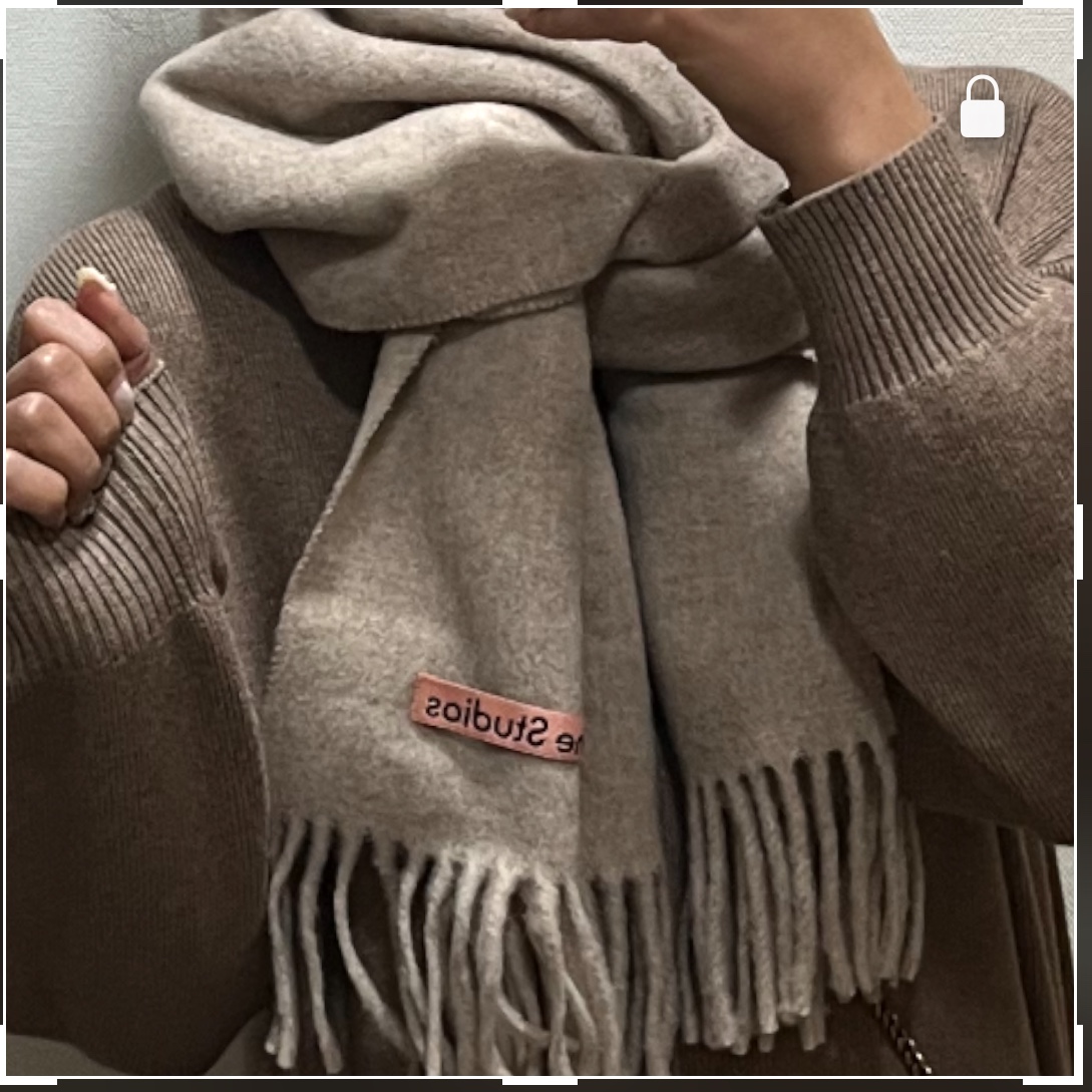 Acne Studios Narrow Wool Fringe Muffler Oatmeal Melange 착용 스타일