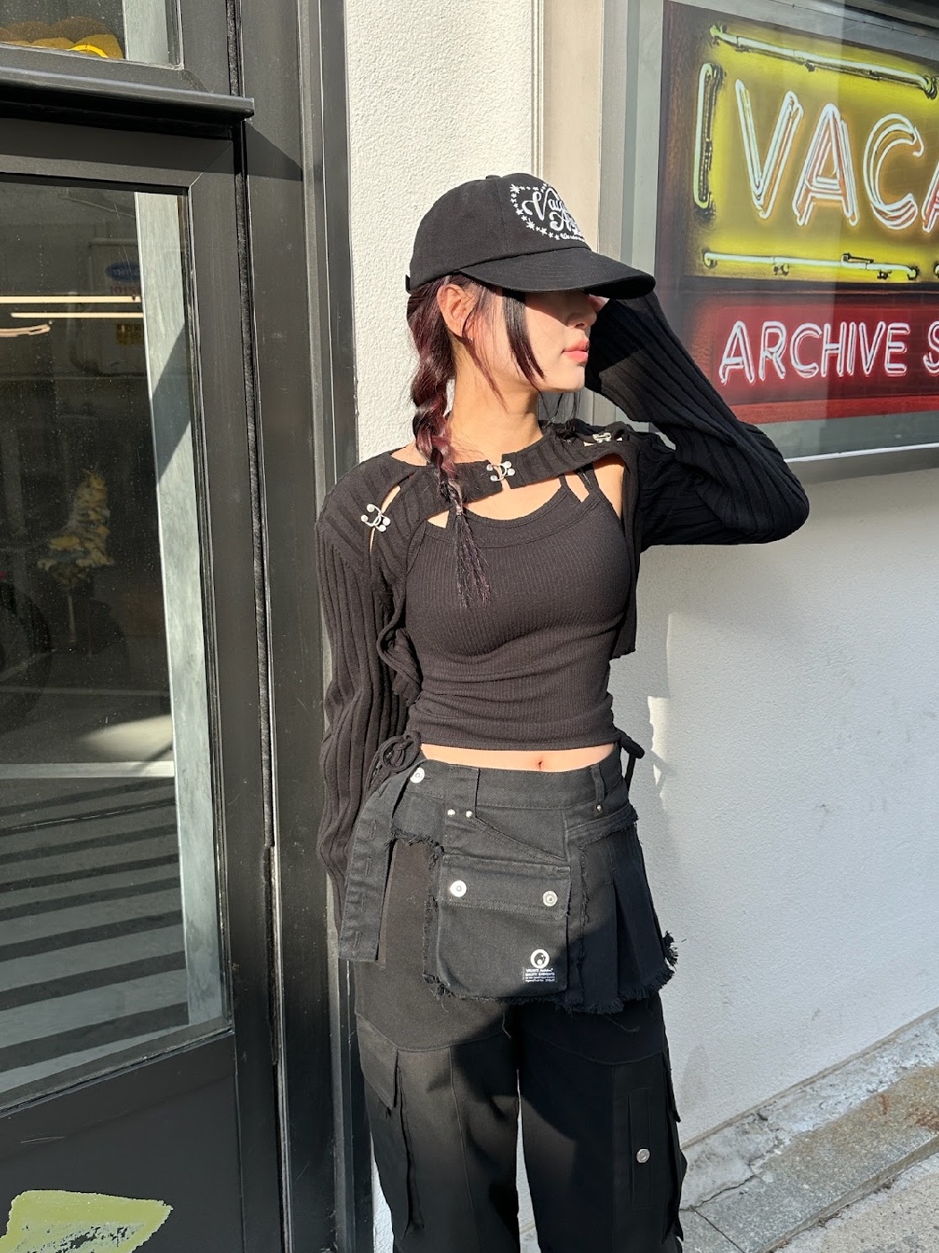 Vacant Archive Women Ines Layered Sleeveless Top Brown, Vacant Archive Women Ines Layered Sleeveless Top Black 착용 스타일