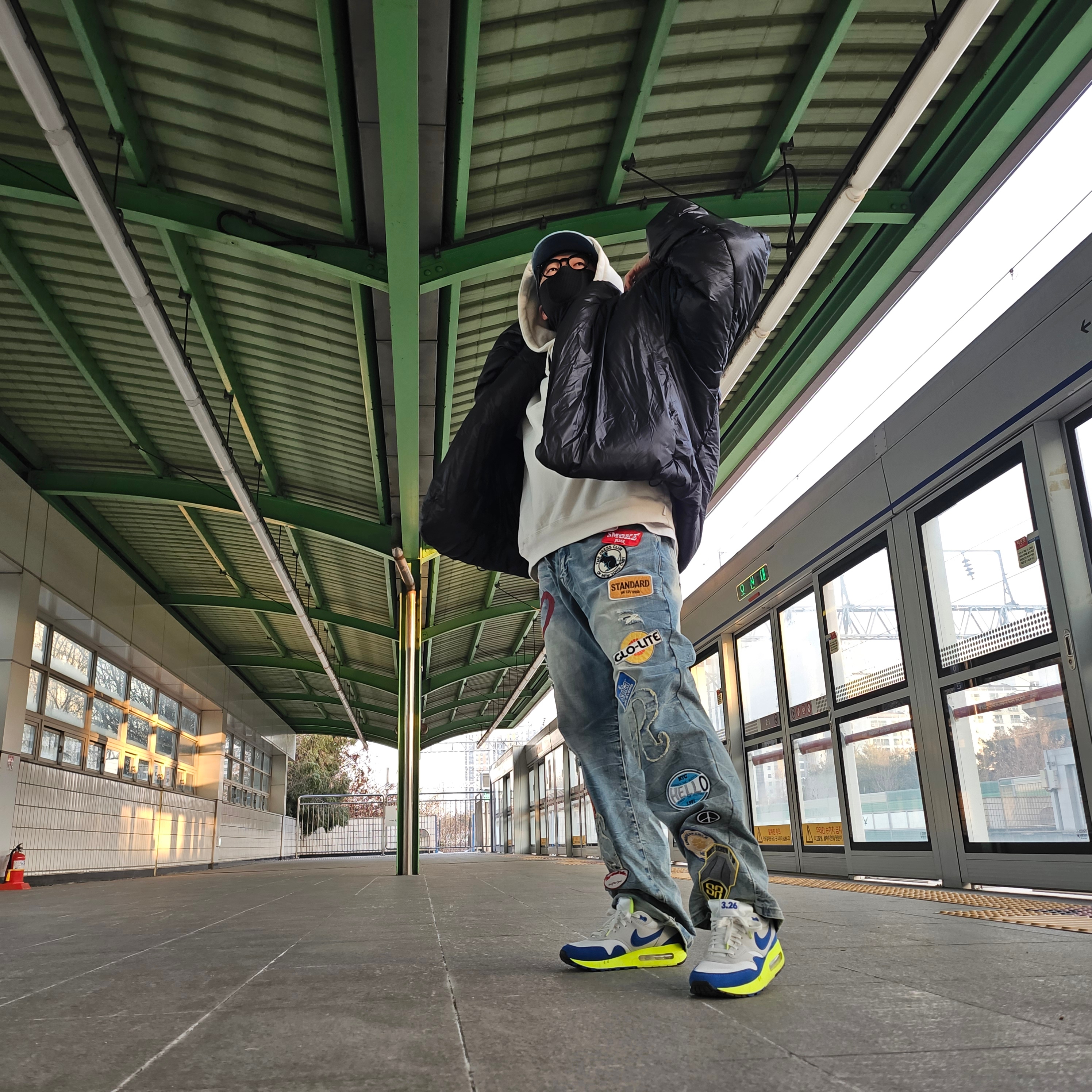Stussy SS Link Studded Belt Black, Supreme Washed Chino Twill Camp Cap Denim - 23FW 착용 스타일 - 1