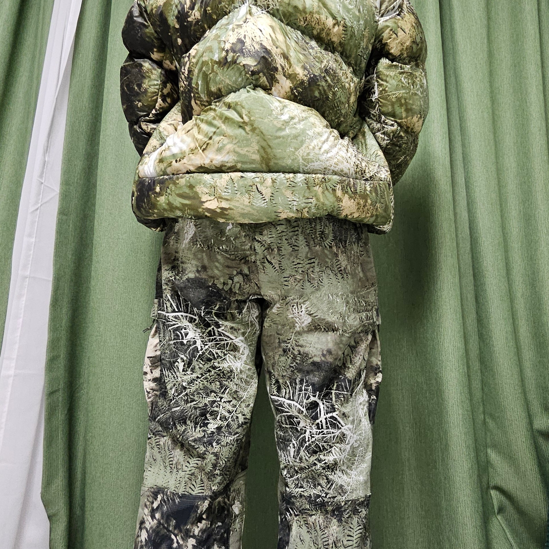 Nike ACG Therma-Fit ADV Lunar Lake Puffer Loose Hooded Jacket Oil Green Medium Olive - Asia, Nike ACG Smith Summit Allover Print Cargo Pants Oil Green - Asia 착용 스타일