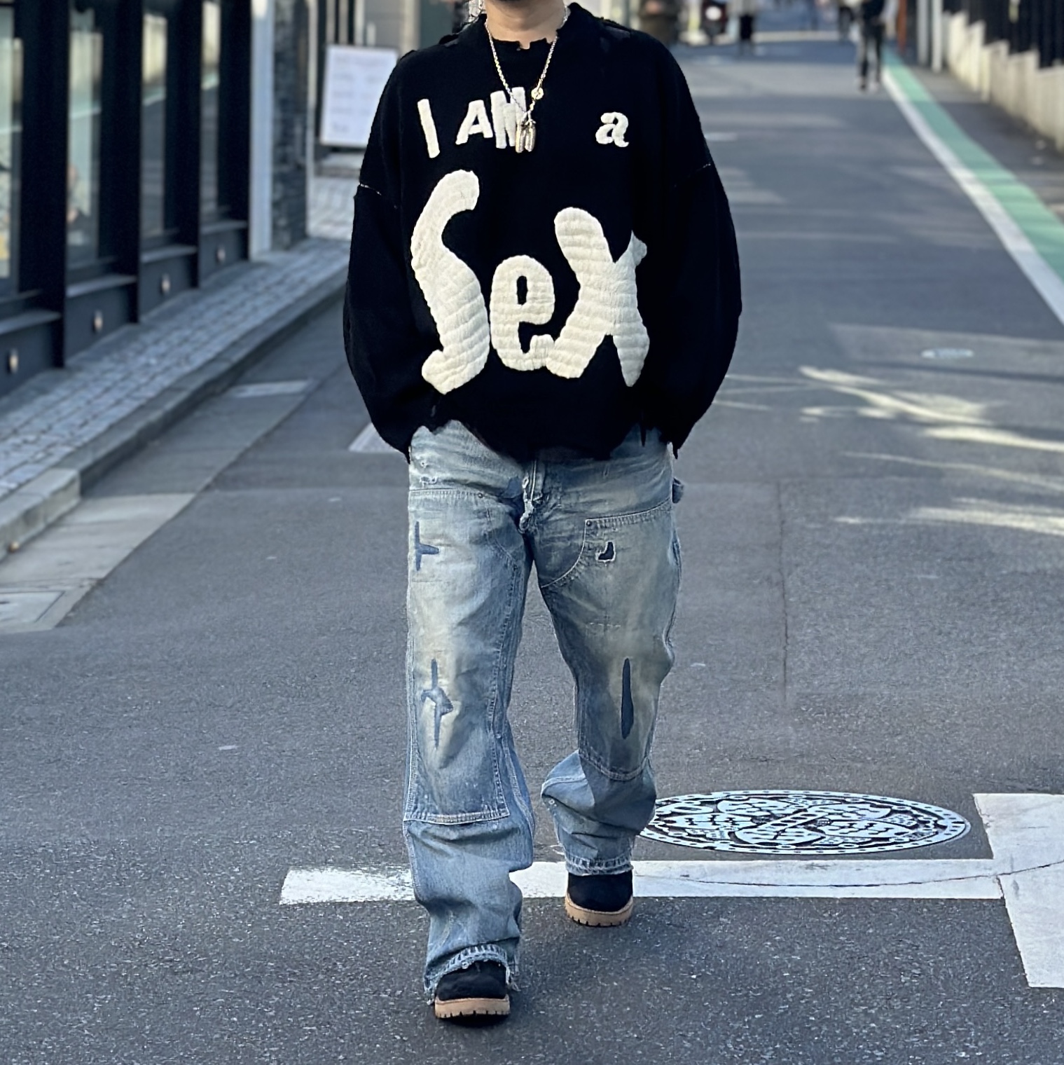 Saint Mxxxxxx Denim Double Knee Blue - 24AW, Saint Mxxxxxx x Sex Pistols I Am A SP Crew Knit Black - 24AW 착용 스타일 - 1