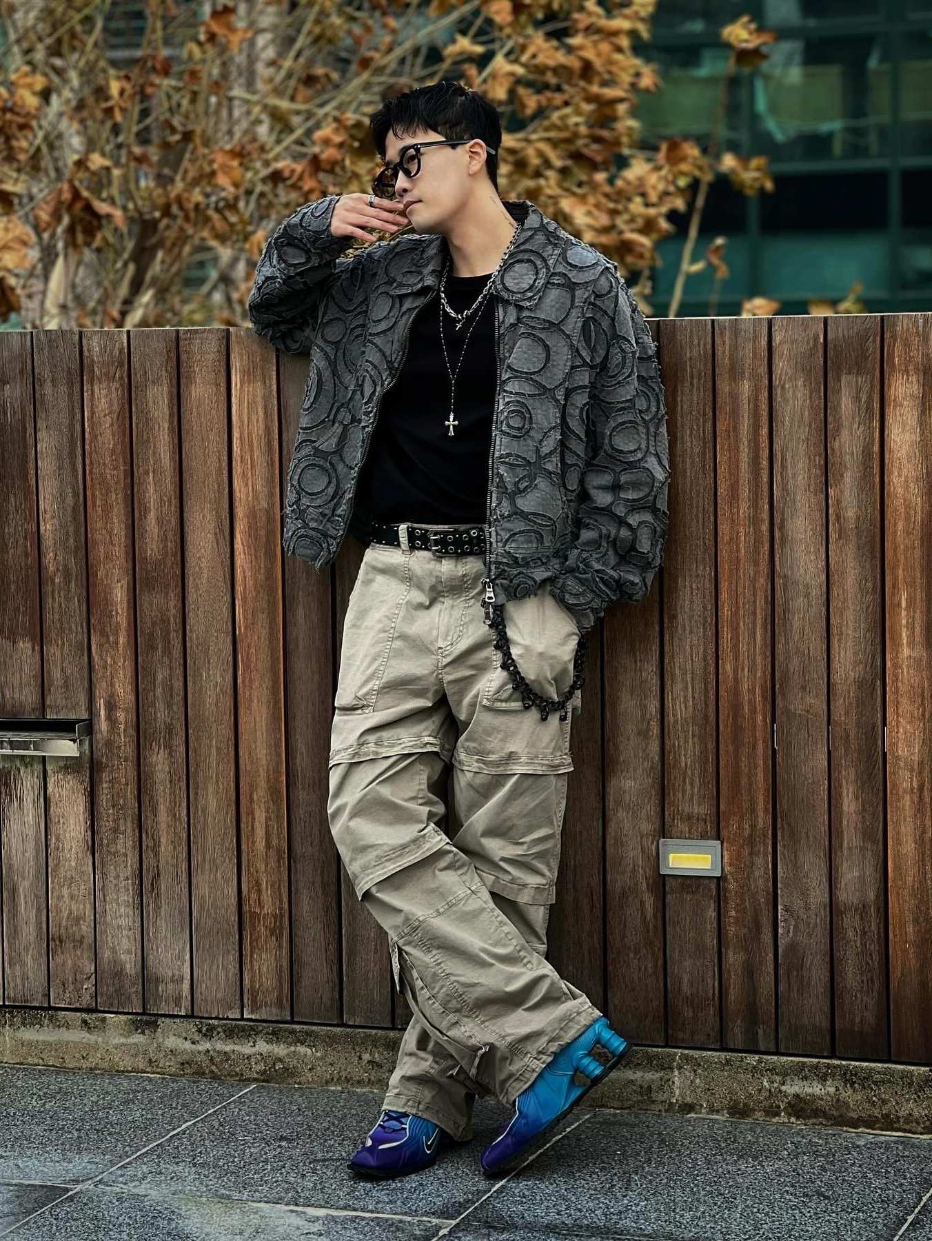 [KREAM 단독] ADSB Andersson Bell Burn-Out Dyed Zip-Up Jacket Charcoal, Vacant Archive Blenheim Double Stud Belt Black 착용 스타일 - 2
