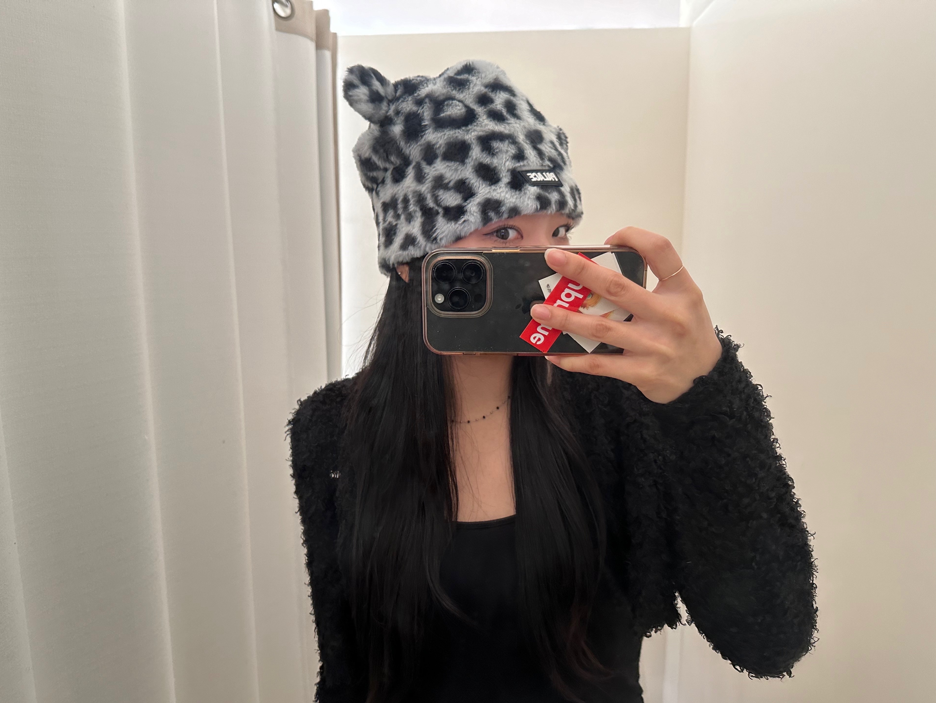 Palace Furry Ears Nein Cuff Beanie Snow Leopard - 24FW 착용 스타일