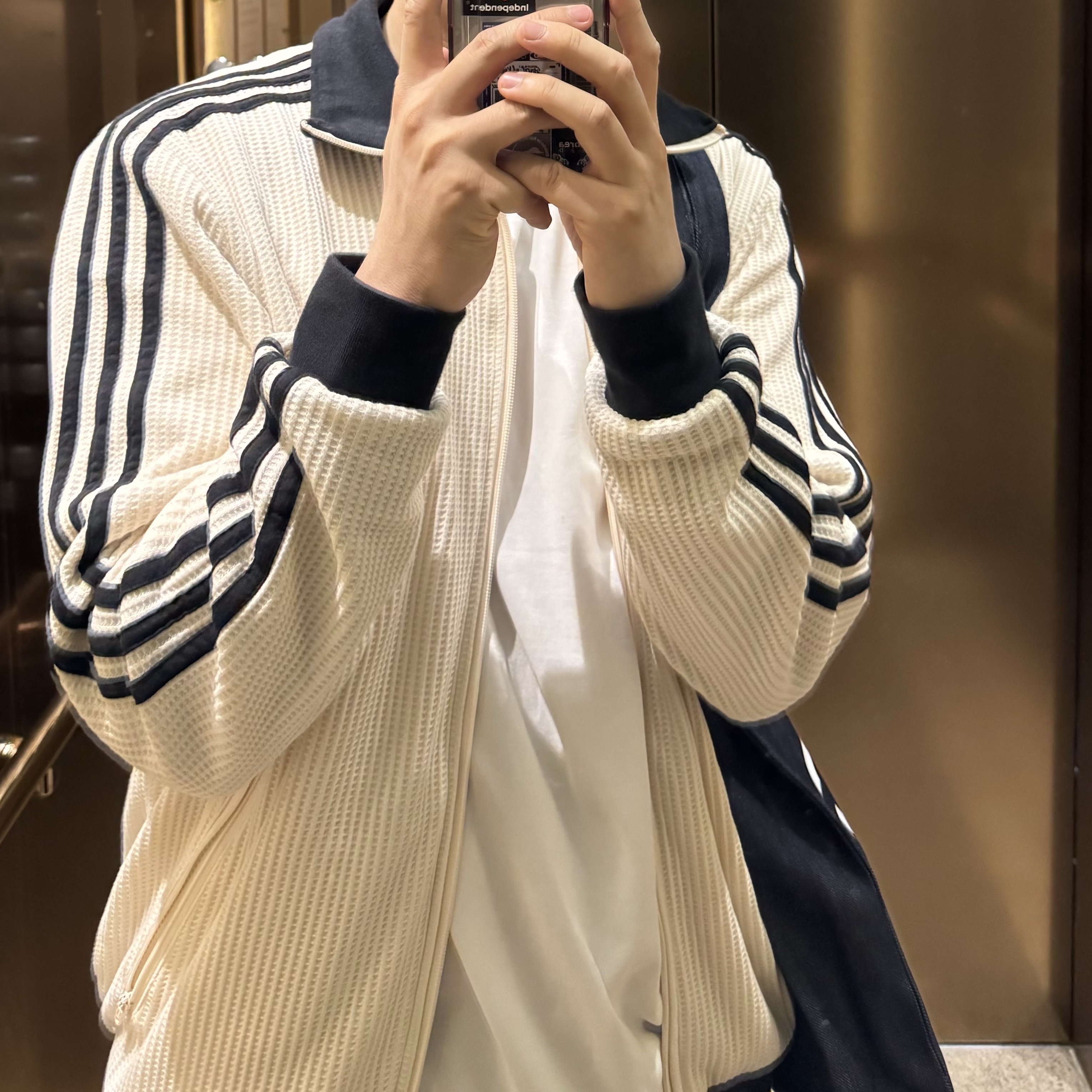 Adidas Waffle Beckenbauer Track Top Wonder White - KR Sizing, A.P.C. Laure Tote Bag Blue 착용 스타일 - 2