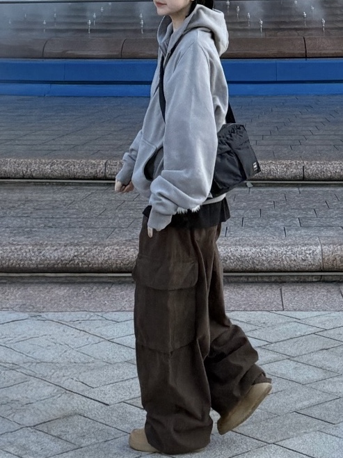 Porter All New Tanker Sling Bag Zip Black, Yeezy YZY Zip-Up Hoodie Grey 착용 스타일