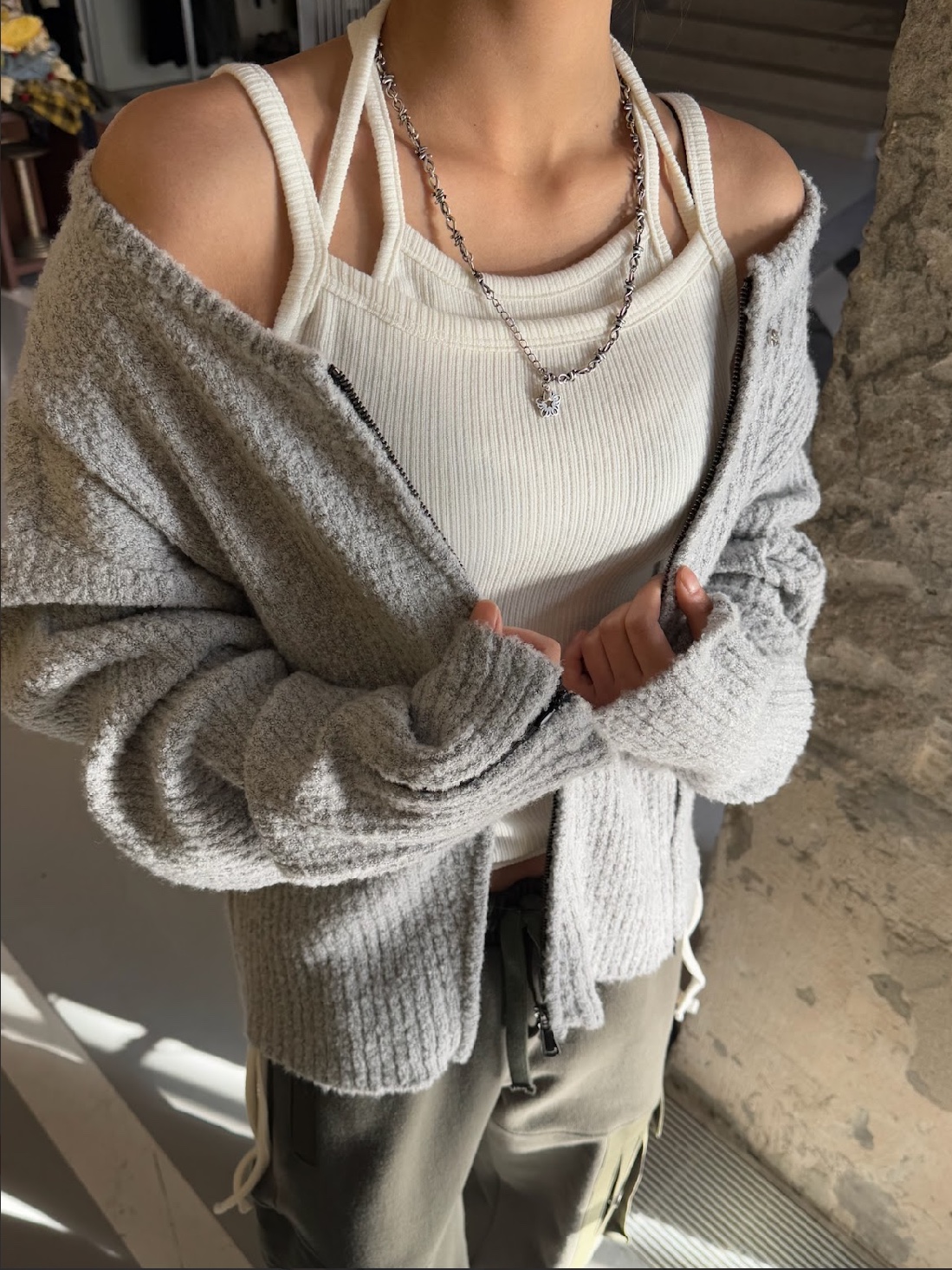 Vacant Archive Women Ines Layered Sleeveless Top Black, Vacant Archive Women Ines Layered Sleeveless Top Ivory 착용 스타일