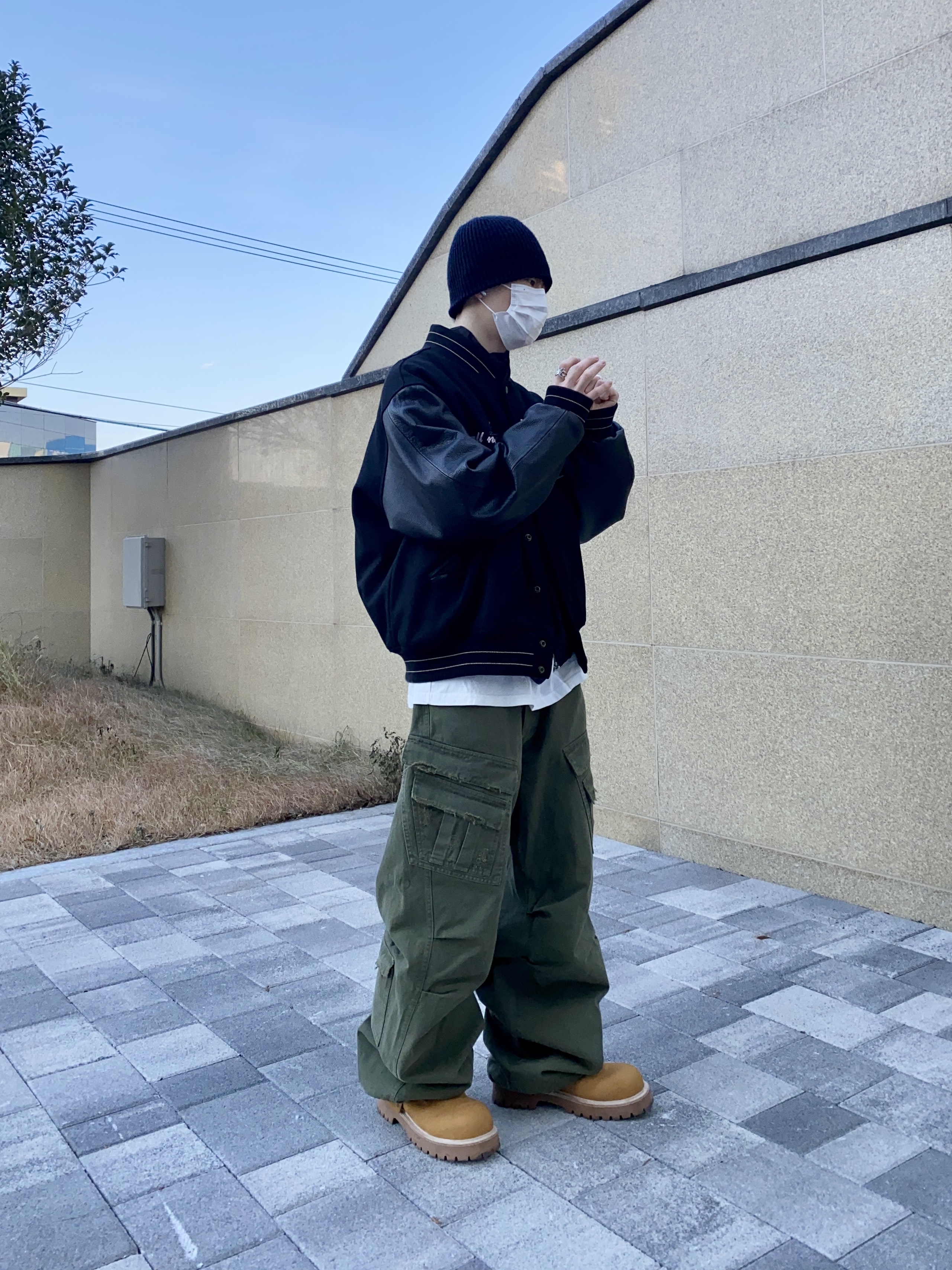 Nonnod Double Pocket Cargo Pants Vintage Khaki, Kinchi x My Name Is Peter Boots - 888 (a) Yellow 착용 스타일 - 2