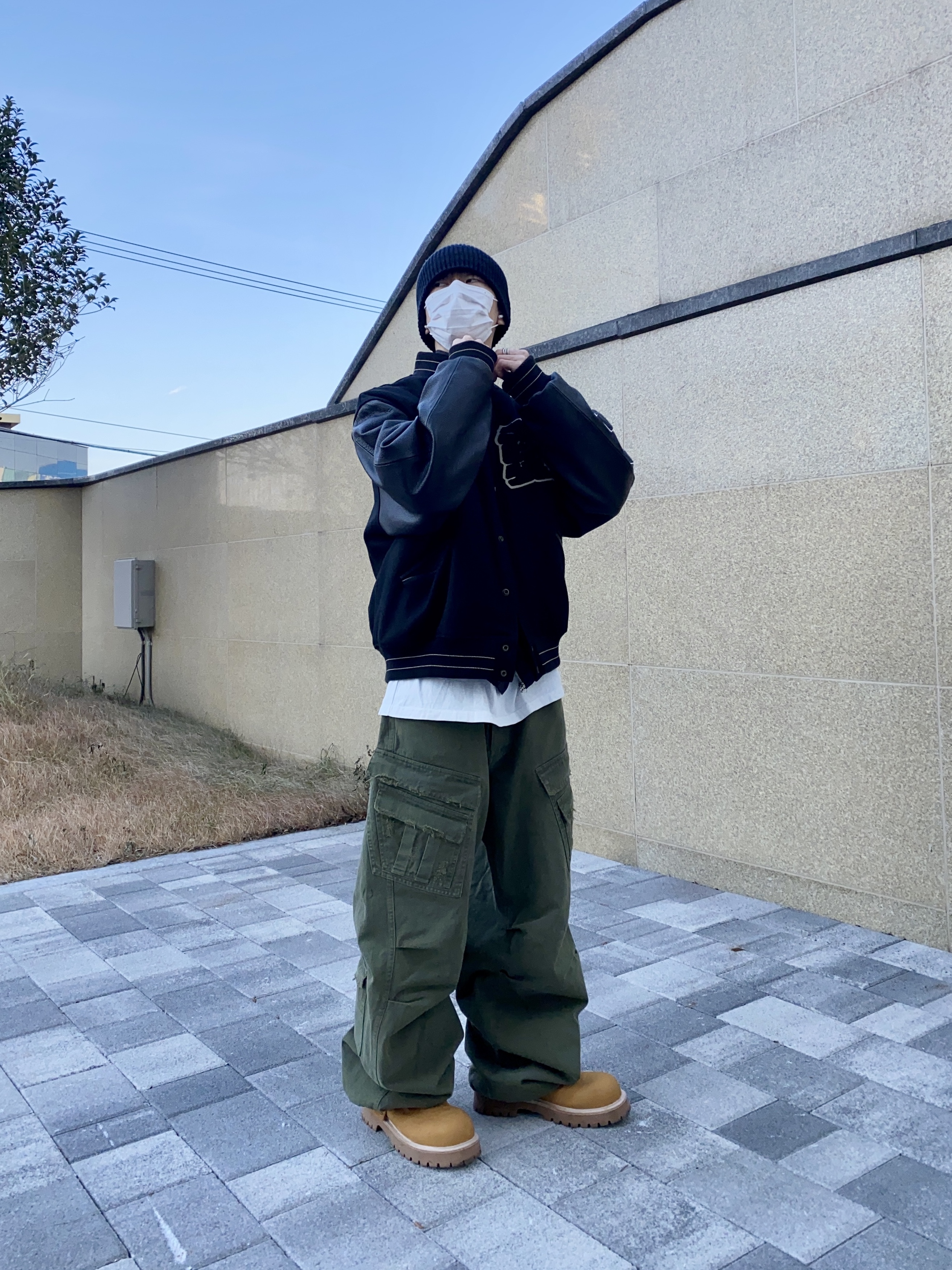 Nonnod Double Pocket Cargo Pants Vintage Khaki, Kinchi x My Name Is Peter Boots - 888 (a) Yellow 착용 스타일 - 1