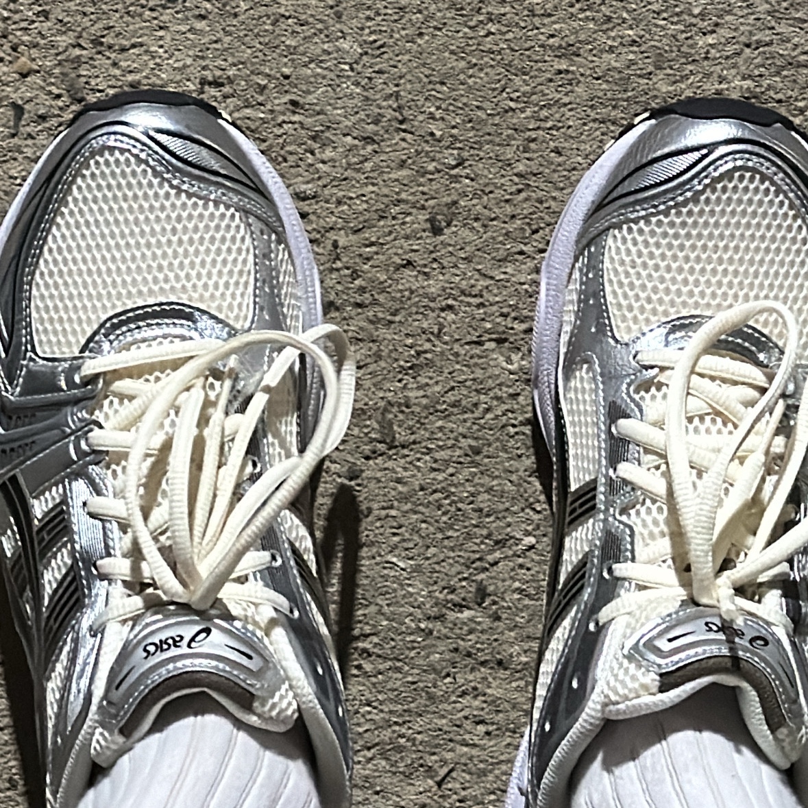 Asics Gel-Kayano 14 Cream Black 착용 스타일 - 2