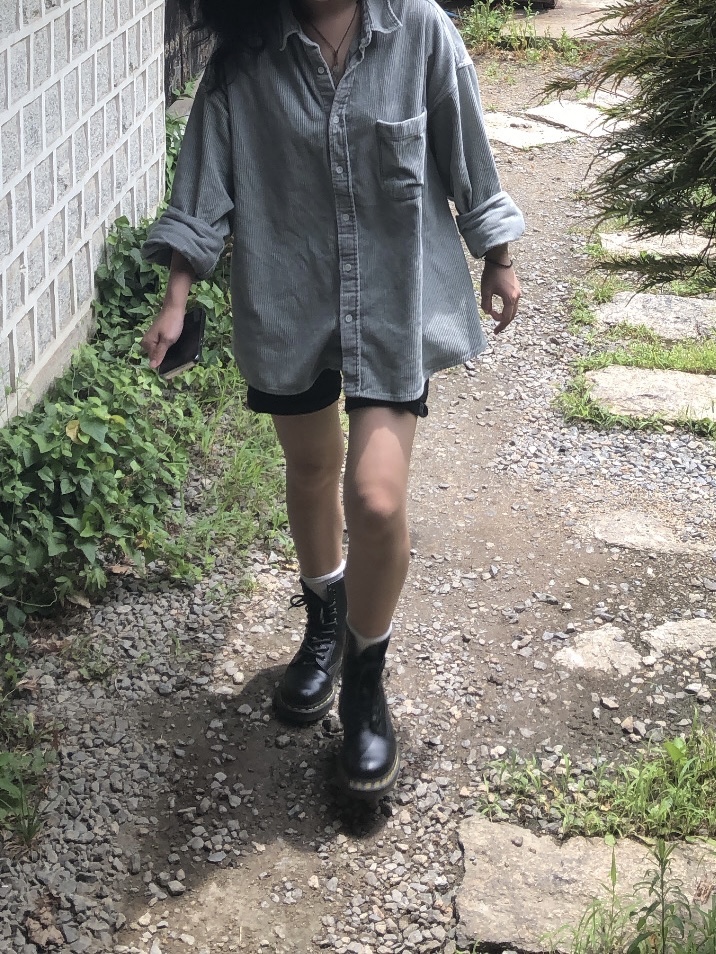Dr. Martens 1460 Smooth Boots Black 착용 스타일 - 4