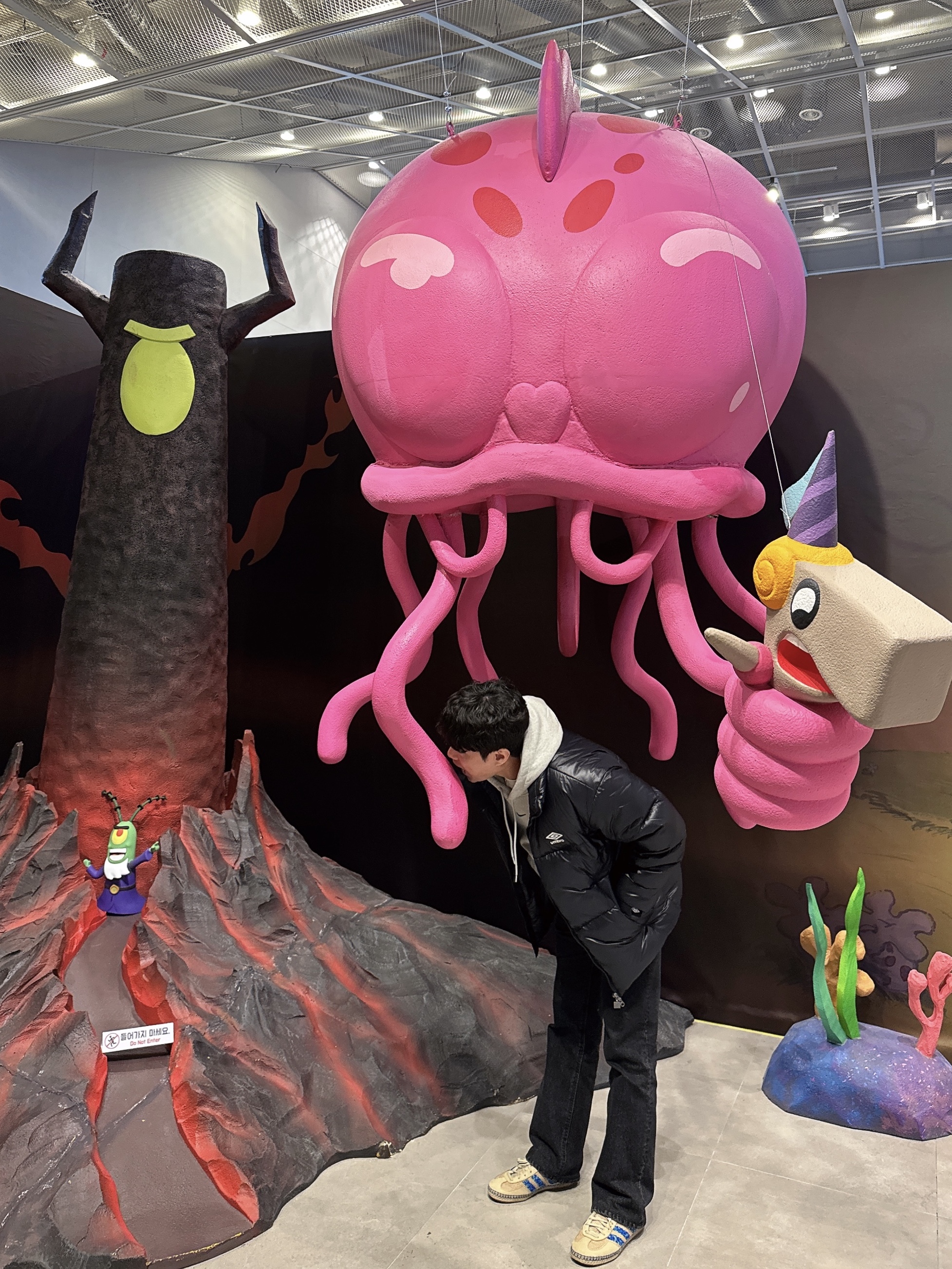 Adidas x Clot Gazelle Linen Khaki Light Blue, Nike x Drake Nocta Cardinal Stock Essential Hoodie Grey - Asia 착용 스타일 - 3