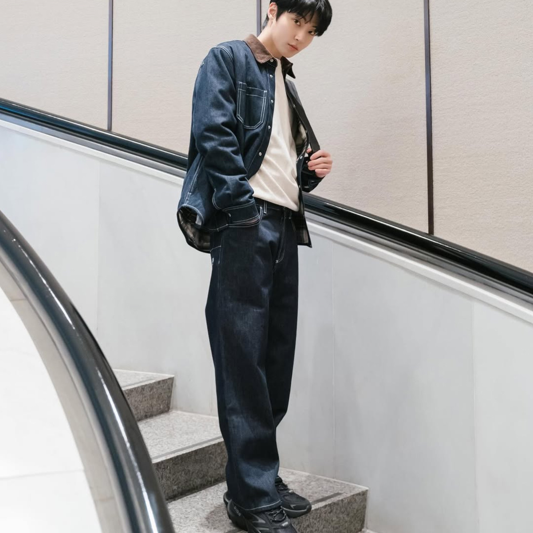 Dior B44 Blade Sneakers Black 착용 스타일 - 2