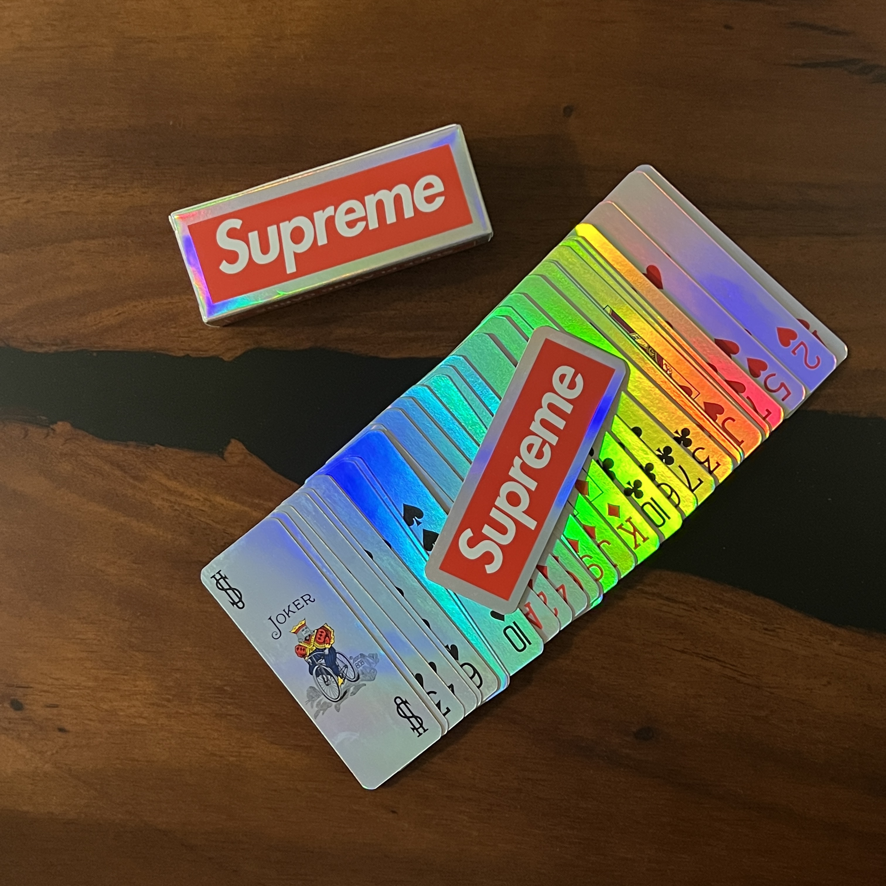 Supreme x Bicycle Holographic Slice Cards Holographic - 23FW 착용 스타일 - 2