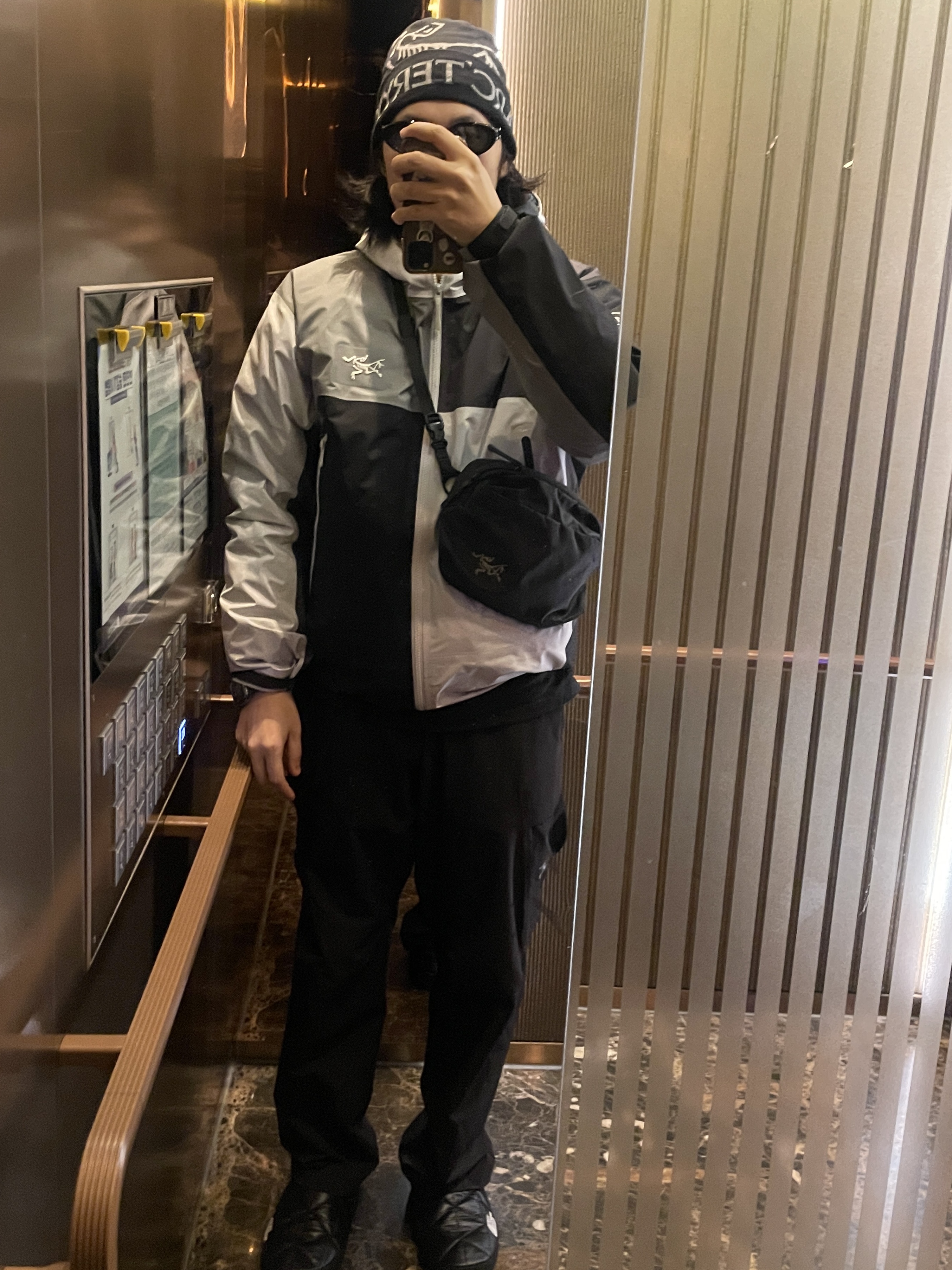 Arc'teryx Heliad 6 Crossbody Bag Black, Arc'teryx x Beams Beta Jacket Tranquil 착용 스타일