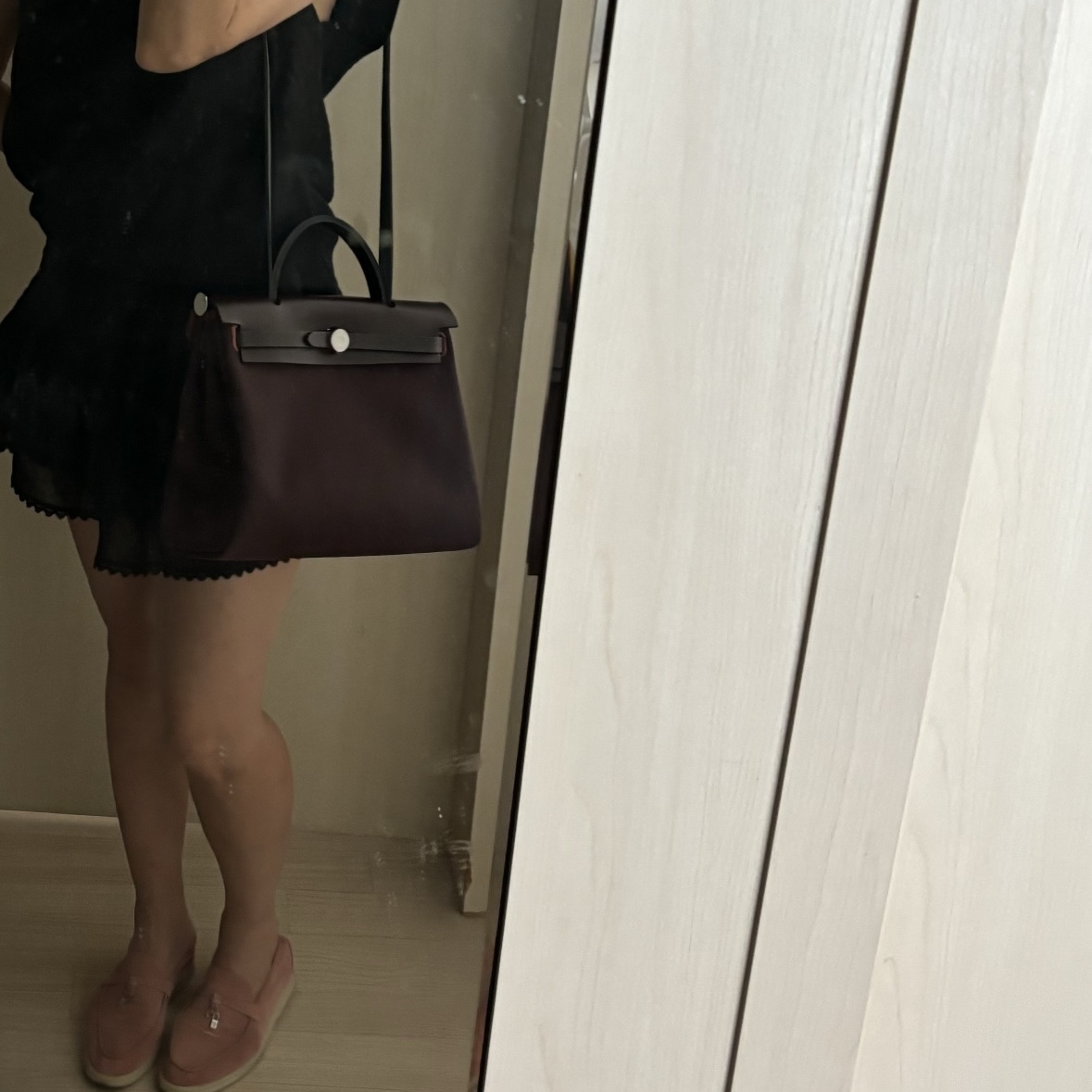 Hermes Herbag Zip 31 Bag Military Canvas Hunter Cowhide & Palladium Chocolat Rouge Sellier Noir Ebene 착용 스타일