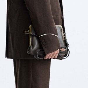 Zara x Harry Lambert Semi Hard Leather Crossbody Bag Brown, Fendi First Small Nappa Leather Bag Black 착용 스타일 - 2