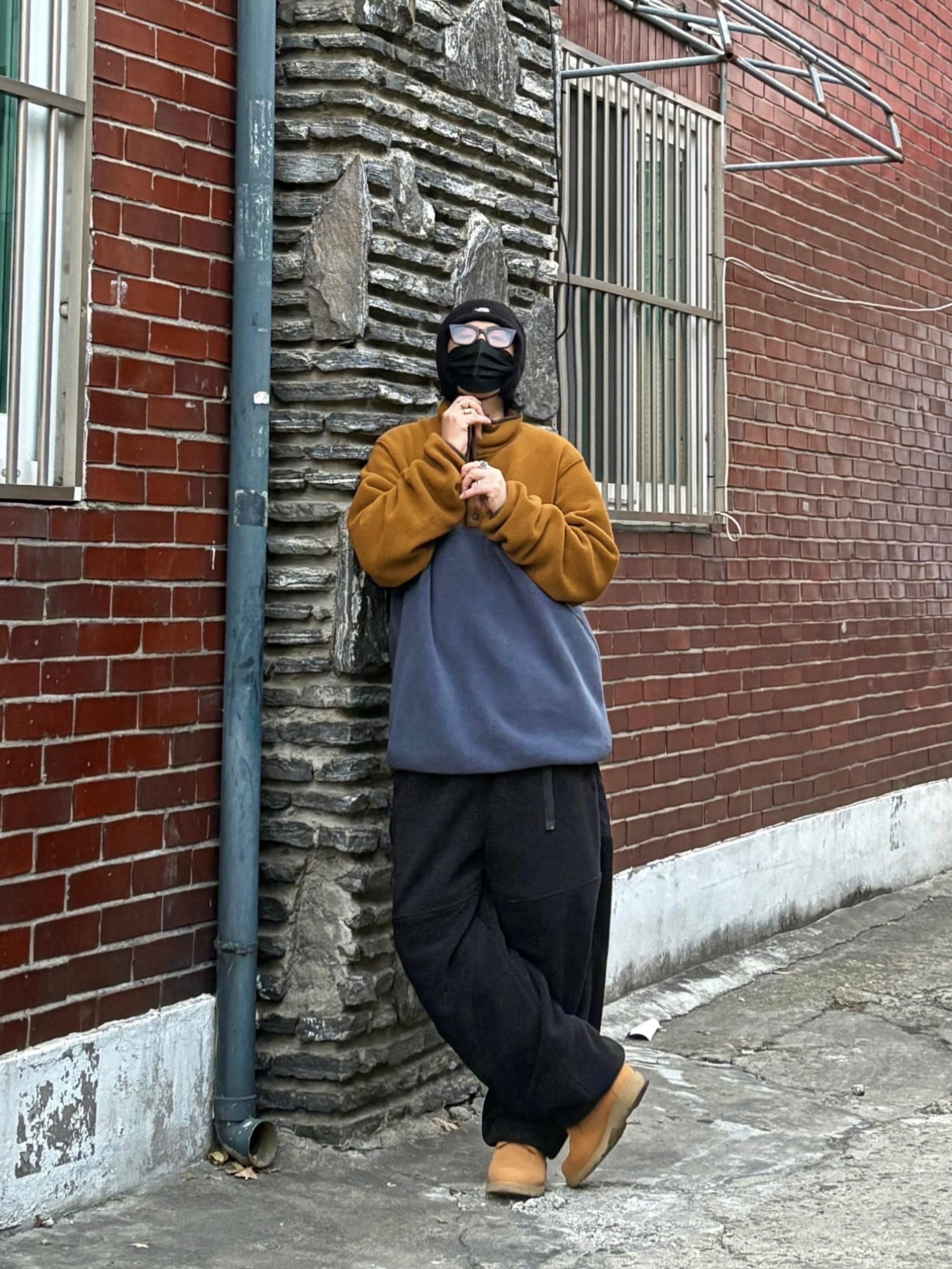 The North Face Fleece Earmuff Beanie Black, Timberland Premium 6 inch Waterproof Boot Wheat Nubuck - Wide 착용 스타일 - 1