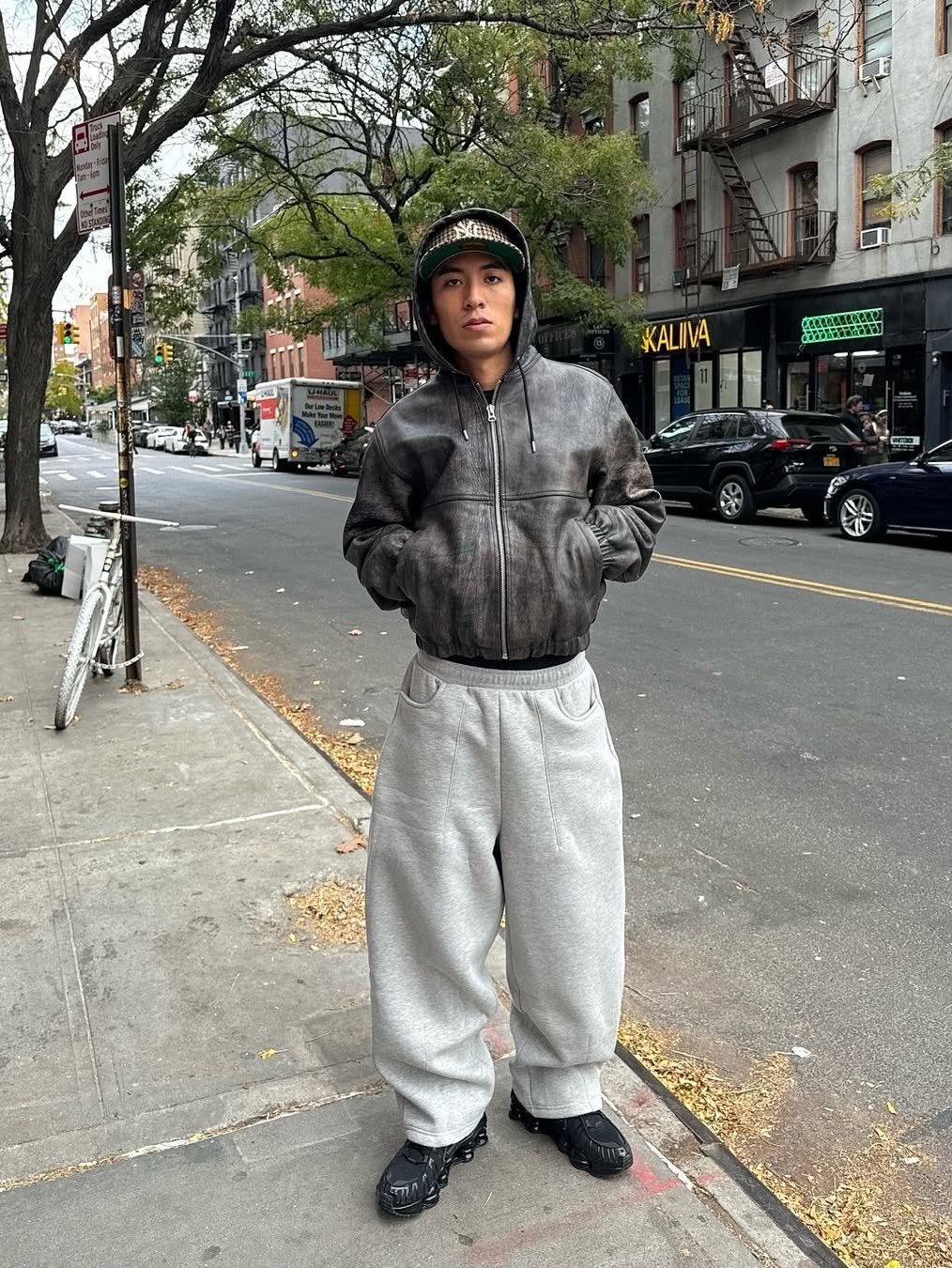 Undermycar POC 103 Flag Bonded Sweat Pants Light Melange, MUCENT Basic Denver Wide Sweat Pants Gray 착용 스타일 - 4