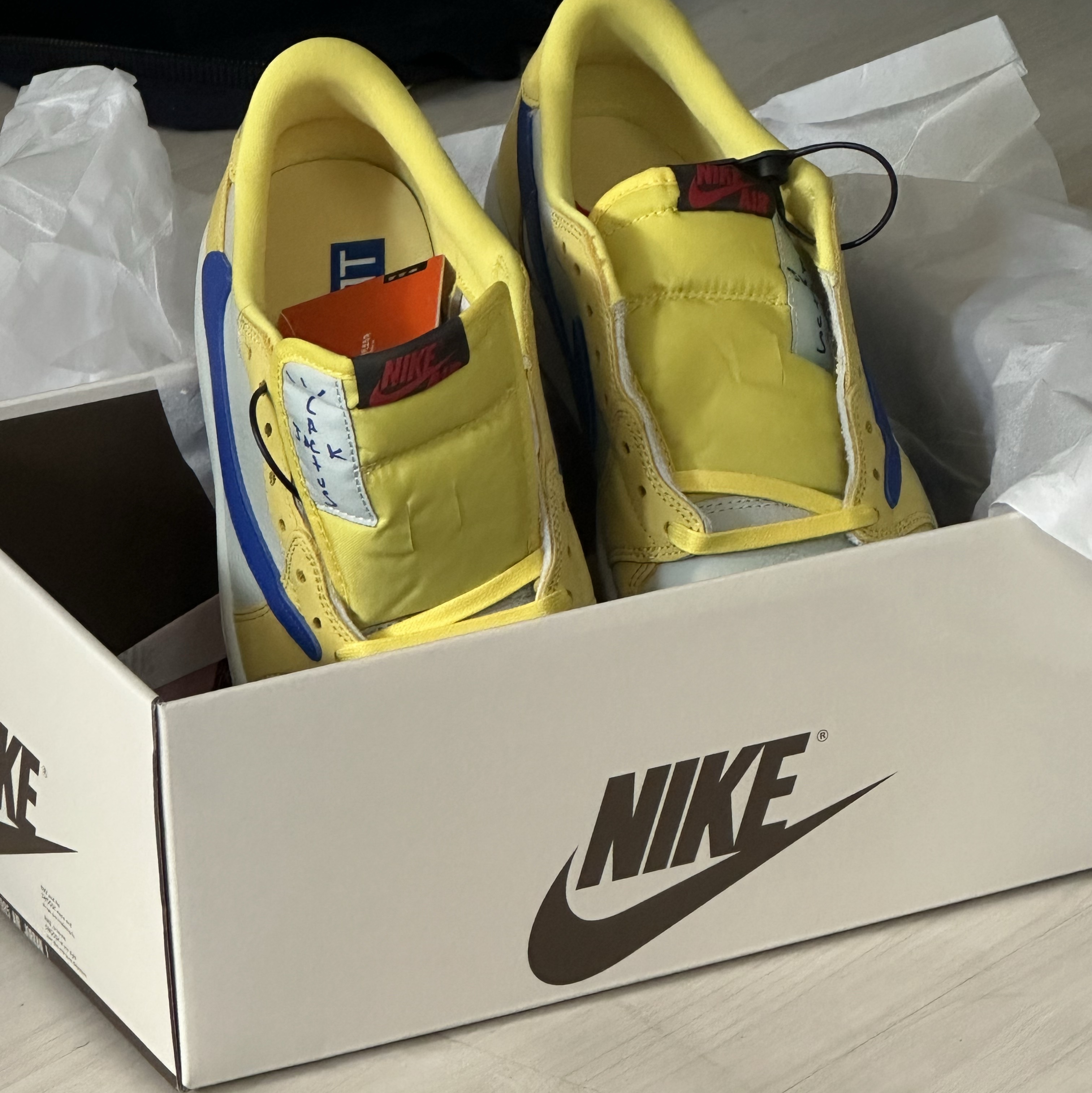 (W) Jordan 1 x Travis Scott Retro Low OG SP Canary, Jordan 1 Retro Low OG Game Royal 착용 스타일 - 1