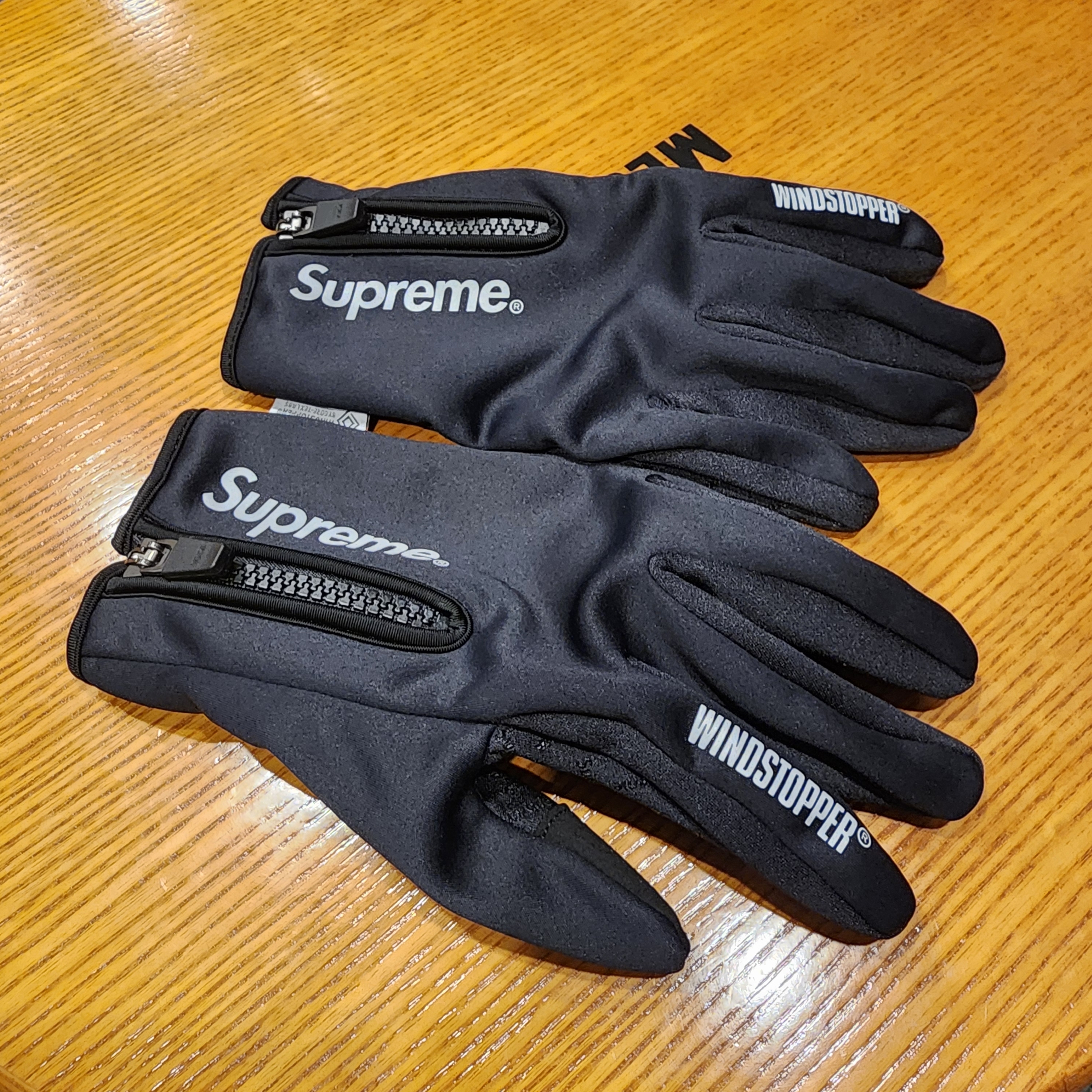 Supreme Windstopper Zip Gloves Black - 24FW 착용 스타일 - 5