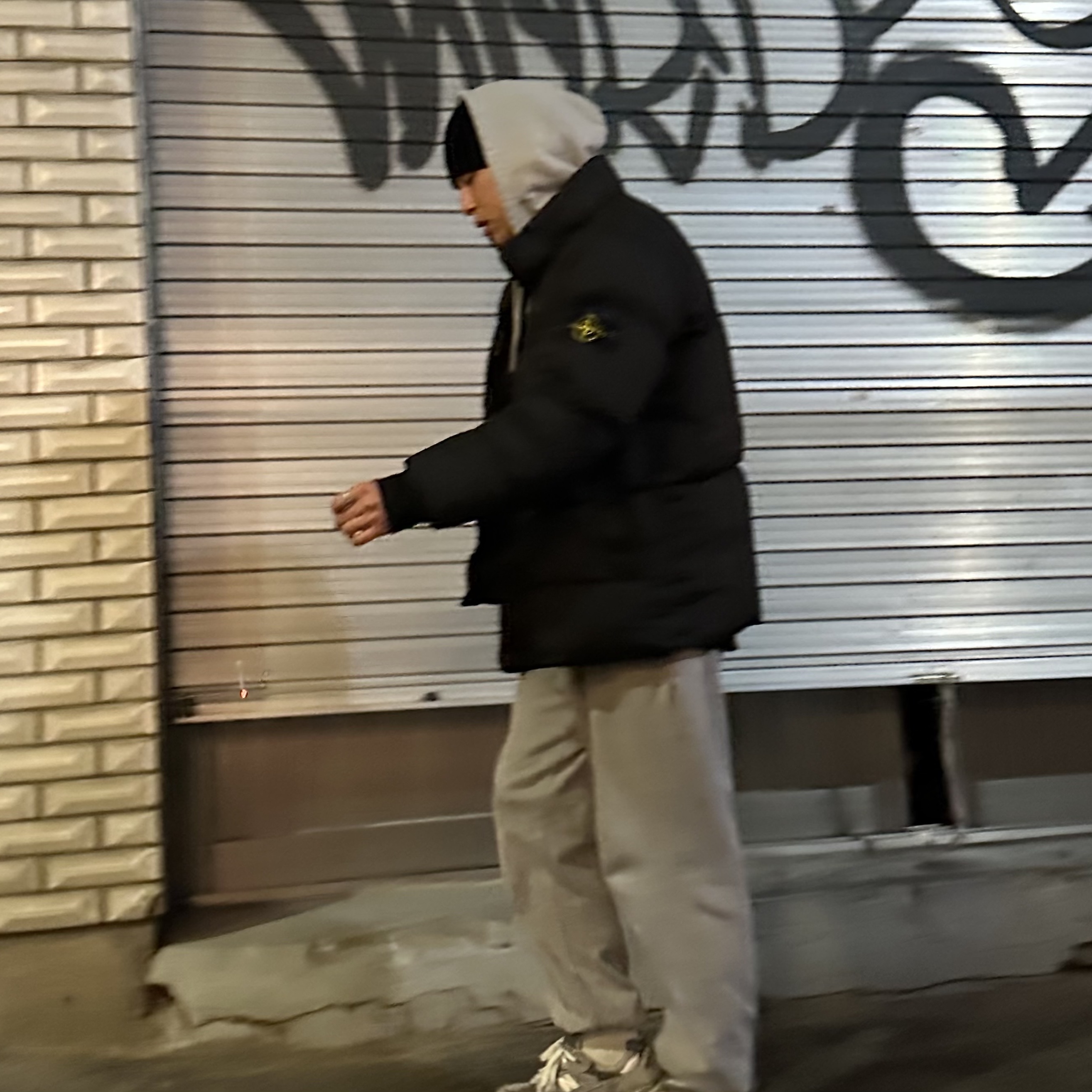 New Balance 992 Made in USA Grey - D Standard, Stone Island 40123 Garment Dyed Crinkle Reps R-NY Down Jacket Black - 24FW 착용 스타일 - 1